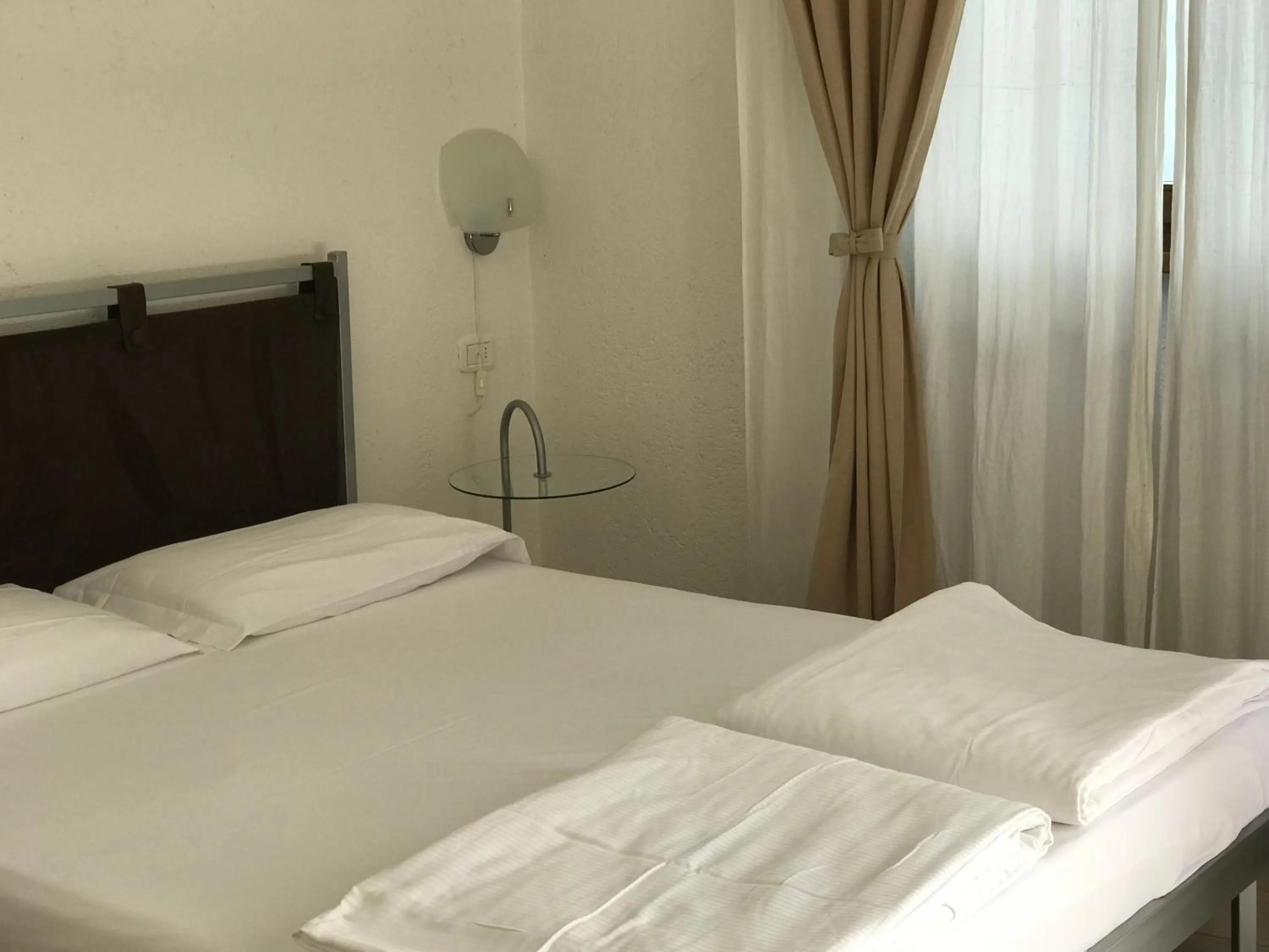 Photo of the whole room, Bed in Appartamenti Gardastivo