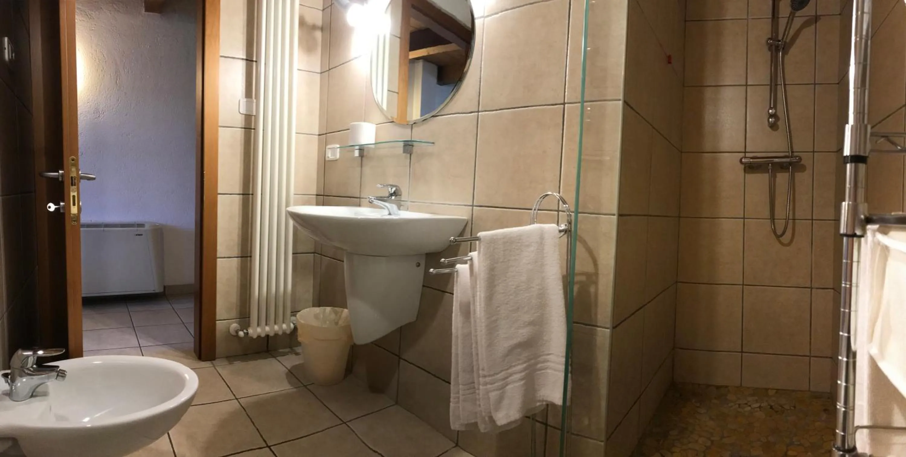 Bathroom in Appartamenti Gardastivo
