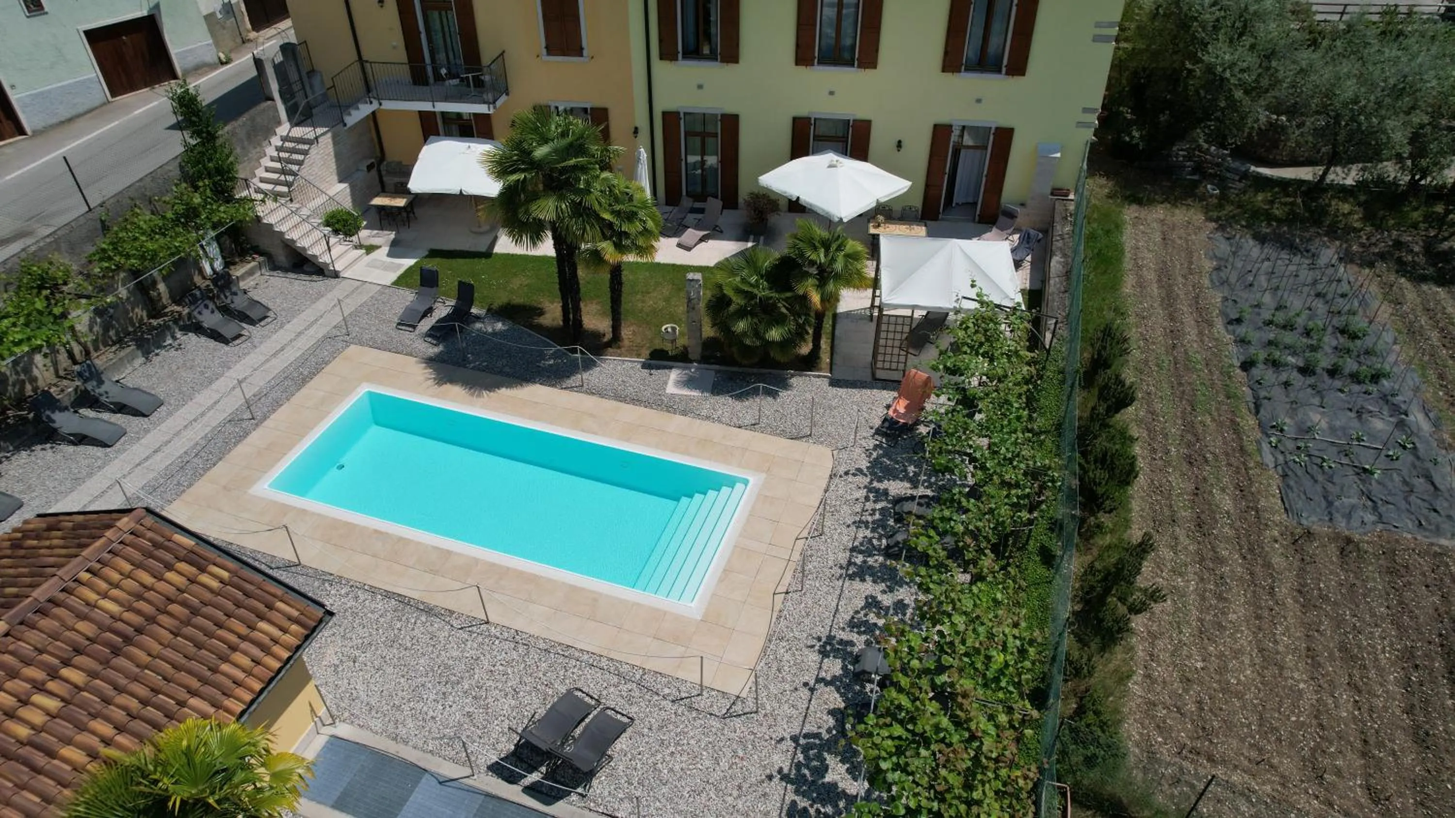 Pool view in Appartamenti Gardastivo