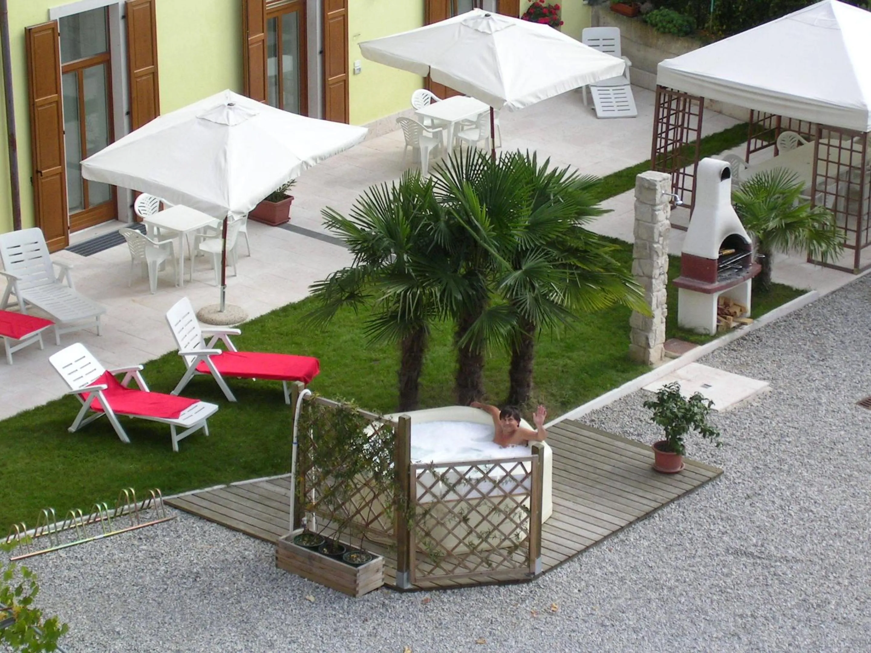 Hot Tub in Appartamenti Gardastivo