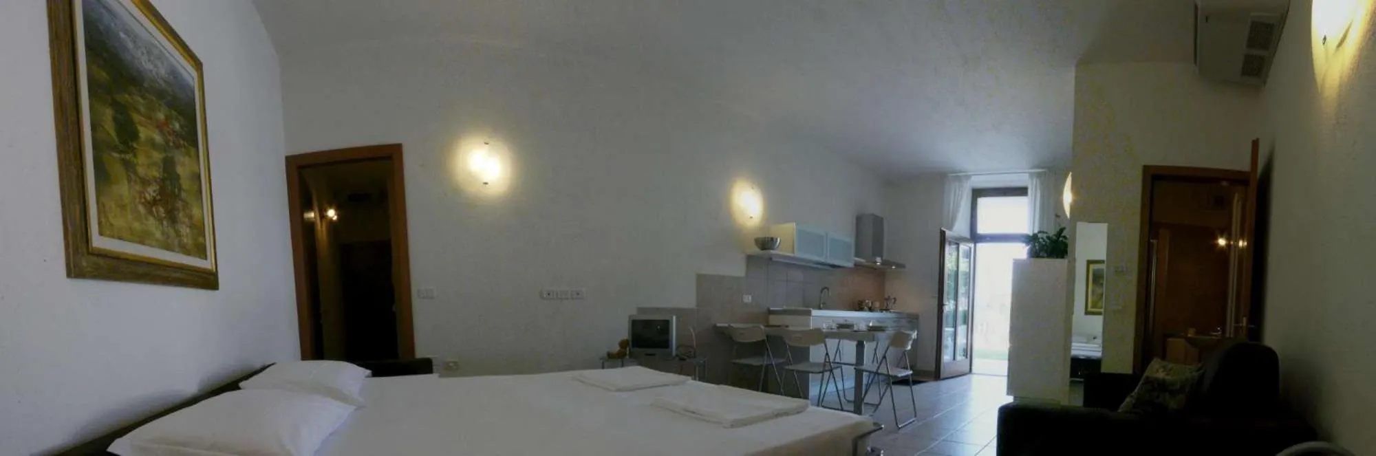 Photo of the whole room, Bed in Appartamenti Gardastivo