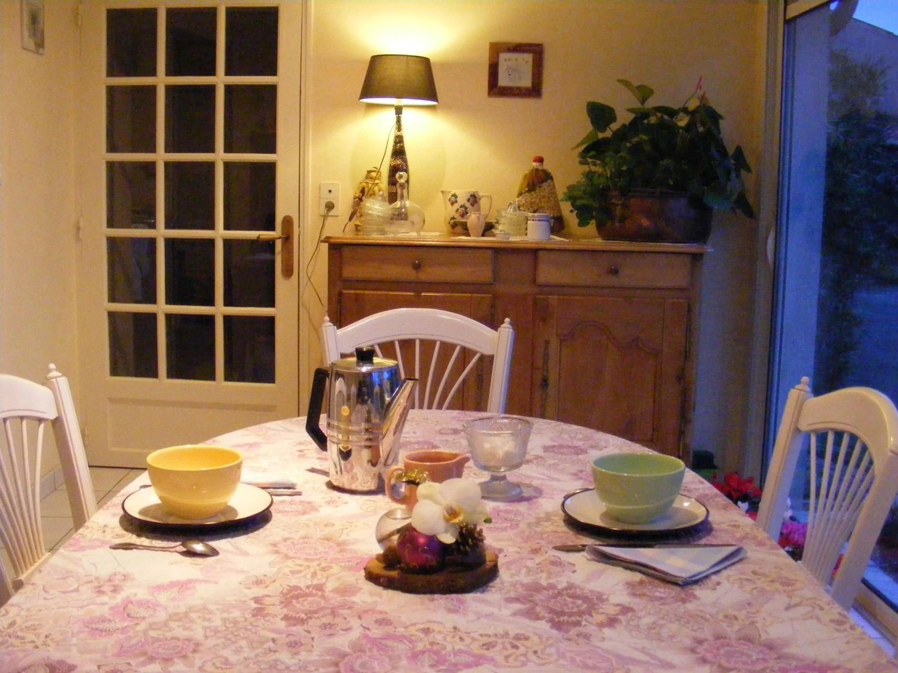 Dining area in Chambres d'Hôtes Vignes et Loire