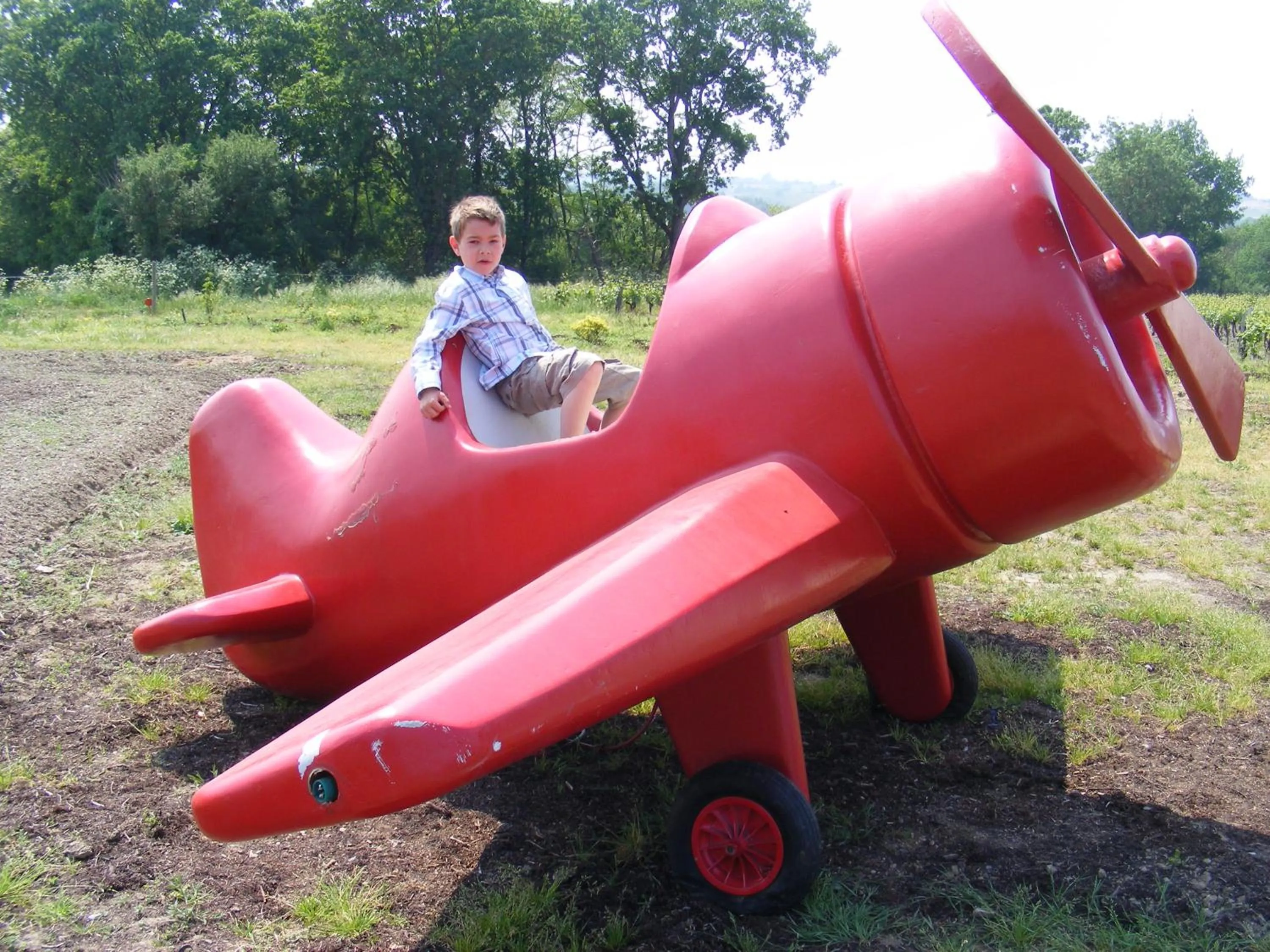 Children play ground in Chambres d'Hôtes Vignes et Loire