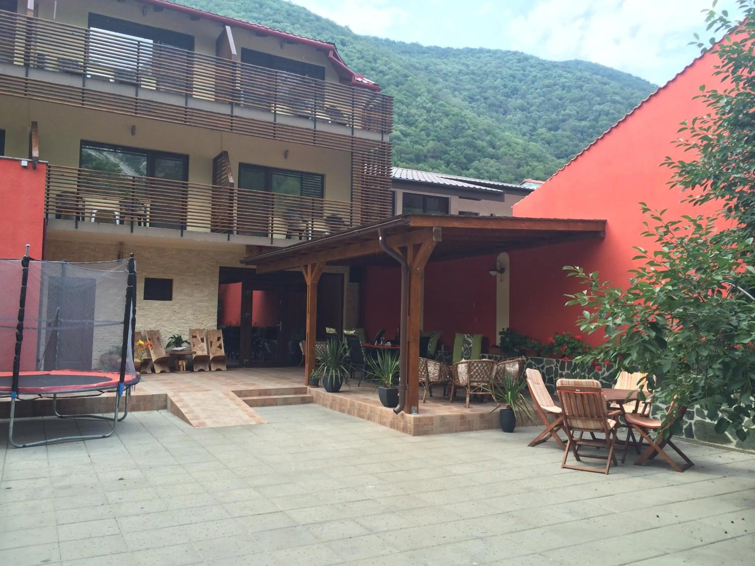 Garden in Pensiunea JOJO2