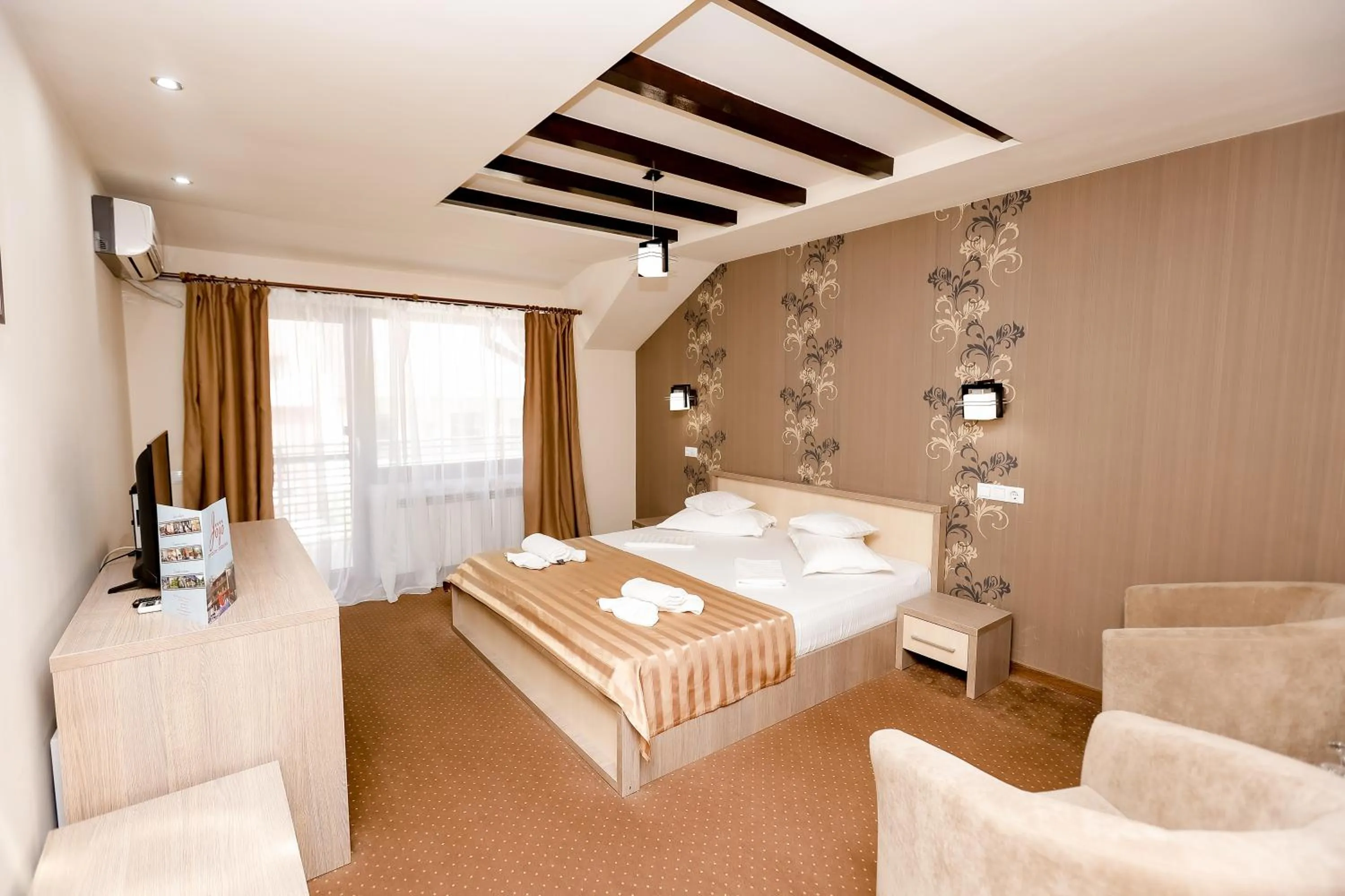 Property building, Bed in Pensiunea JOJO2