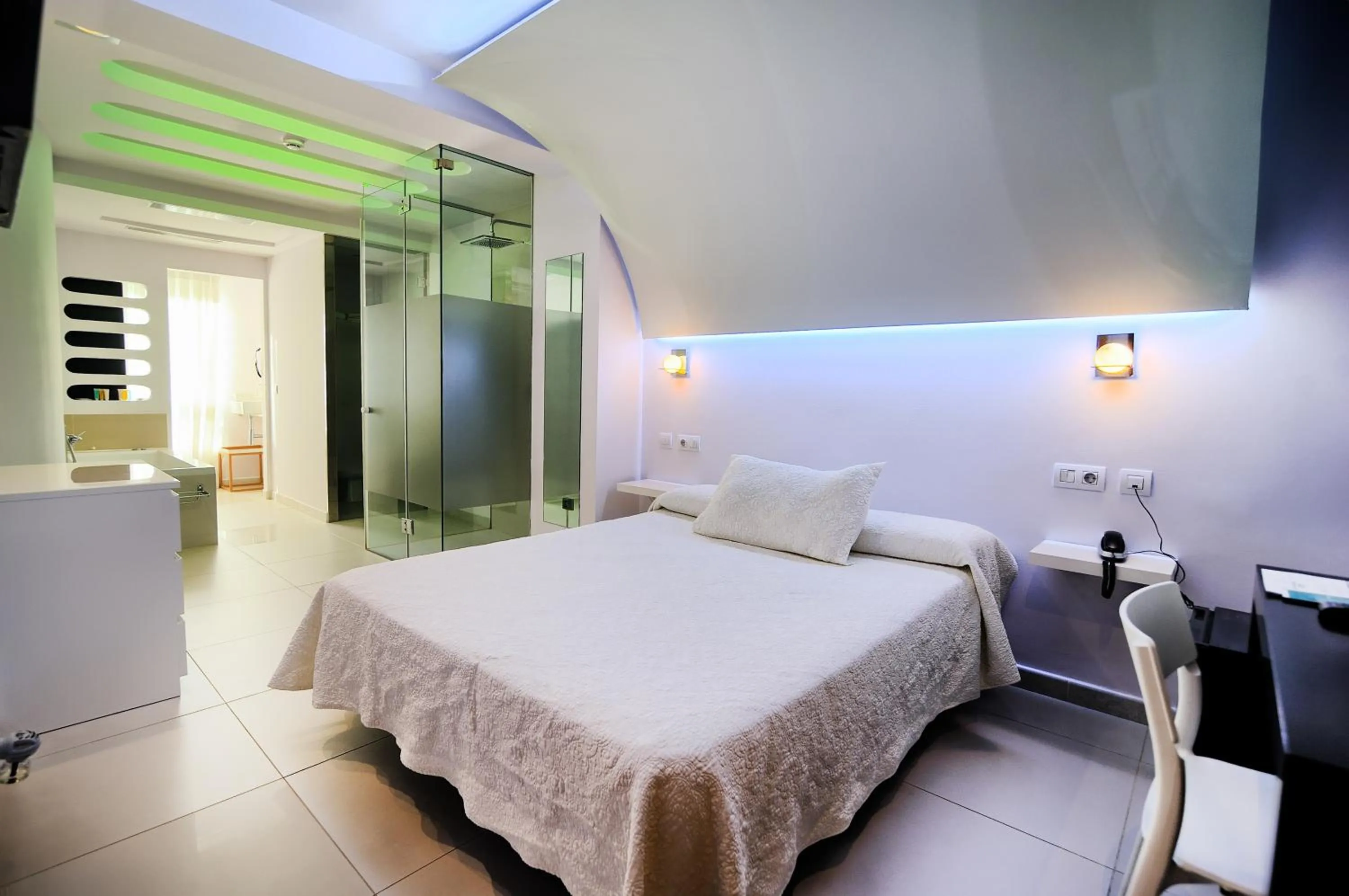 Photo of the whole room, Bed in Hotel Boutique Sabbia Valencia