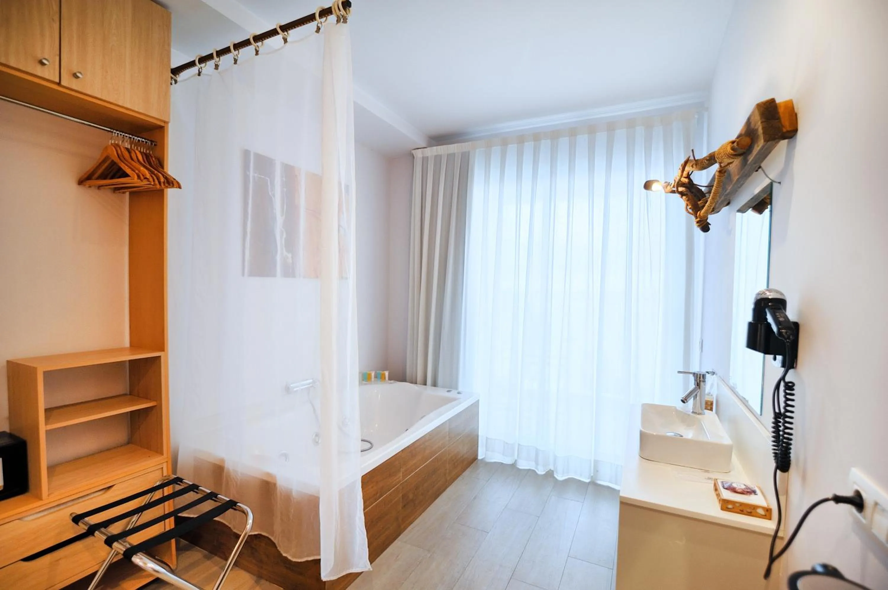 Bath, Bed in Hotel Boutique Sabbia Valencia