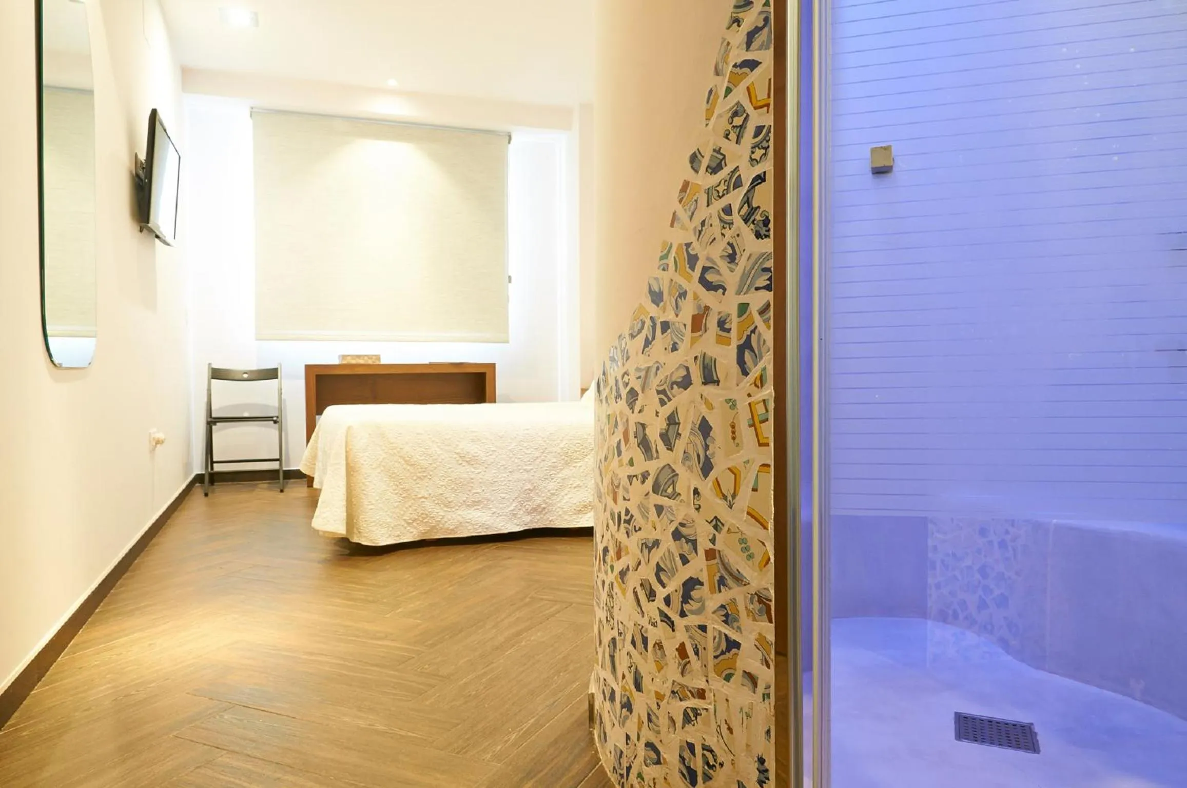 Photo of the whole room, Bed in Hotel Boutique Sabbia Valencia