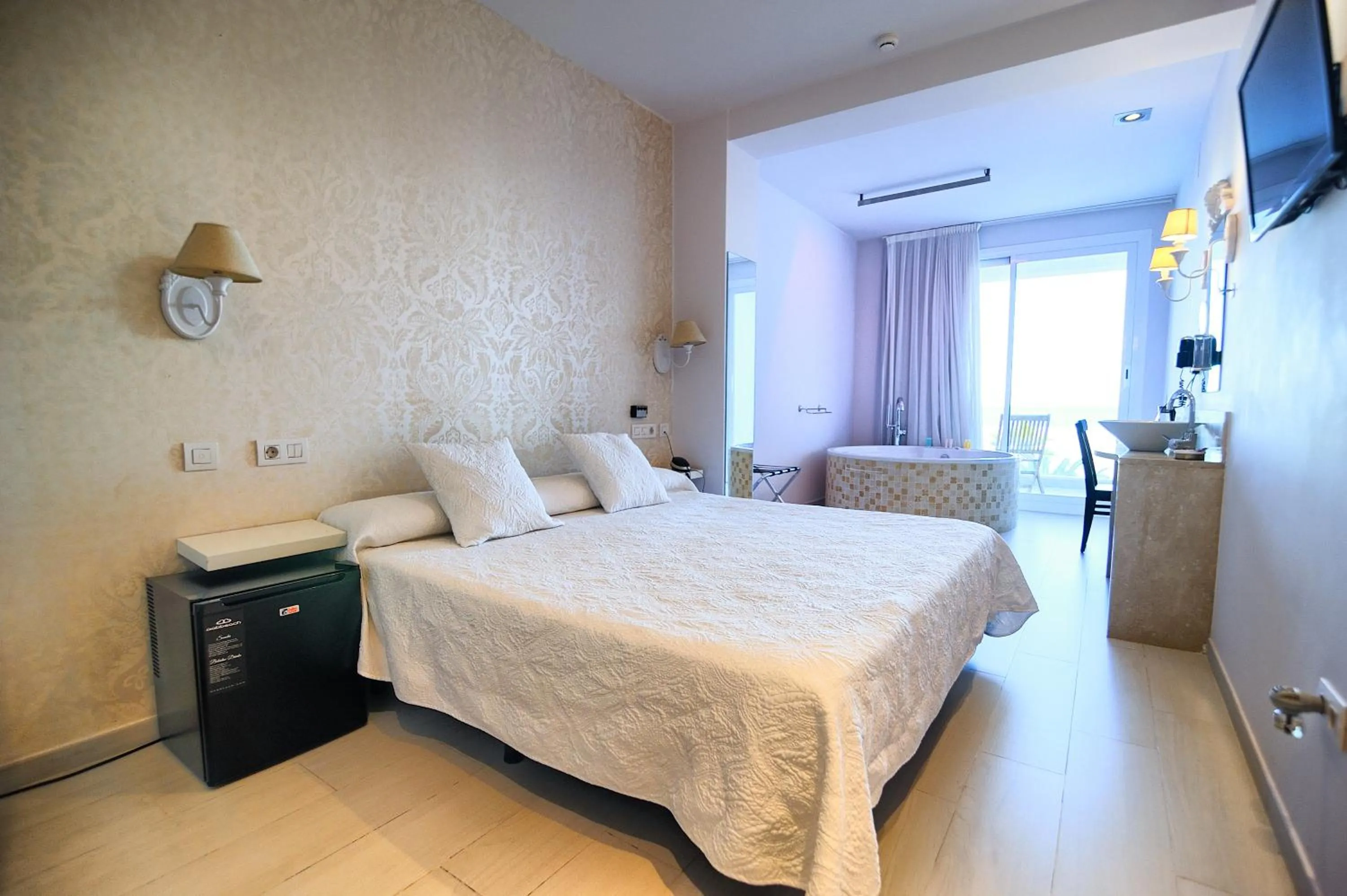 Photo of the whole room, Bed in Hotel Boutique Sabbia Valencia