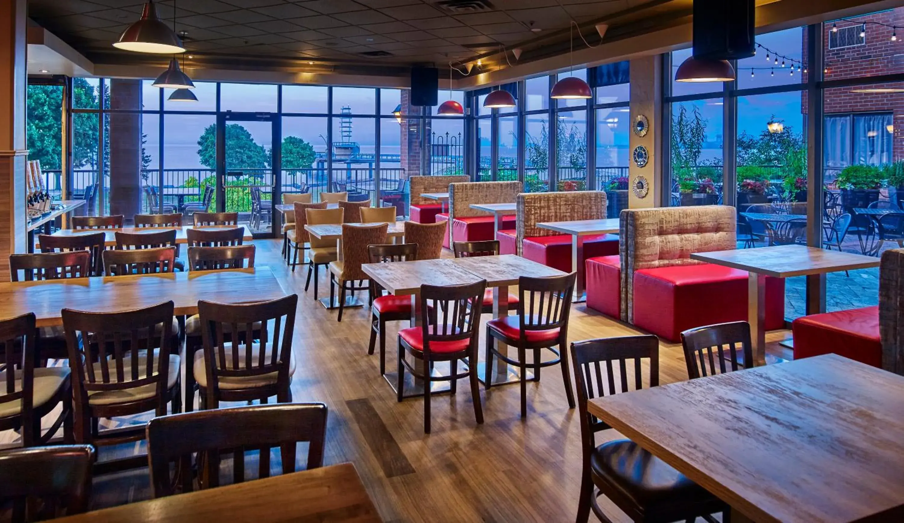 Restaurant/places to eat in Waterfront Hotel Downtown Burlington Restaurant/places to eat in Waterfront Hotel Downtown Burlington