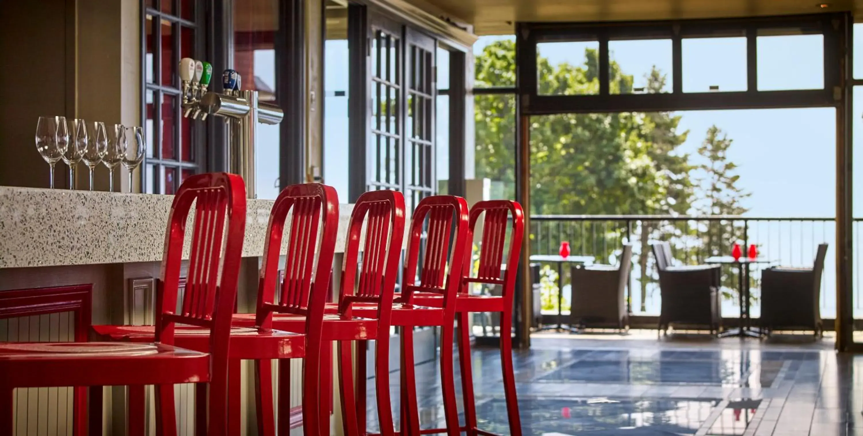 Restaurant/places to eat in Waterfront Hotel Downtown Burlington Restaurant/places to eat in Waterfront Hotel Downtown Burlington