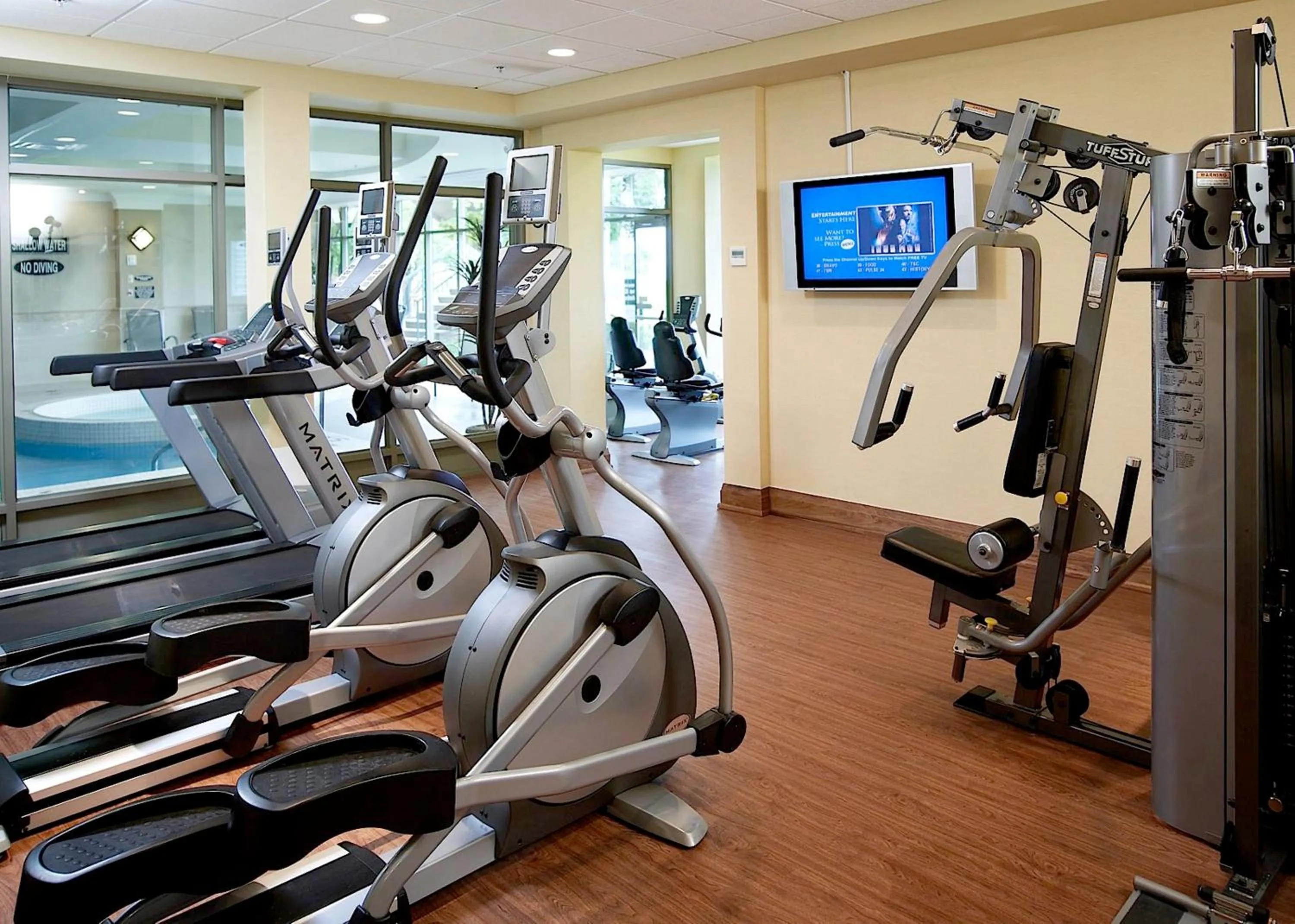 Fitness centre/facilities in Waterfront Hotel Downtown Burlington