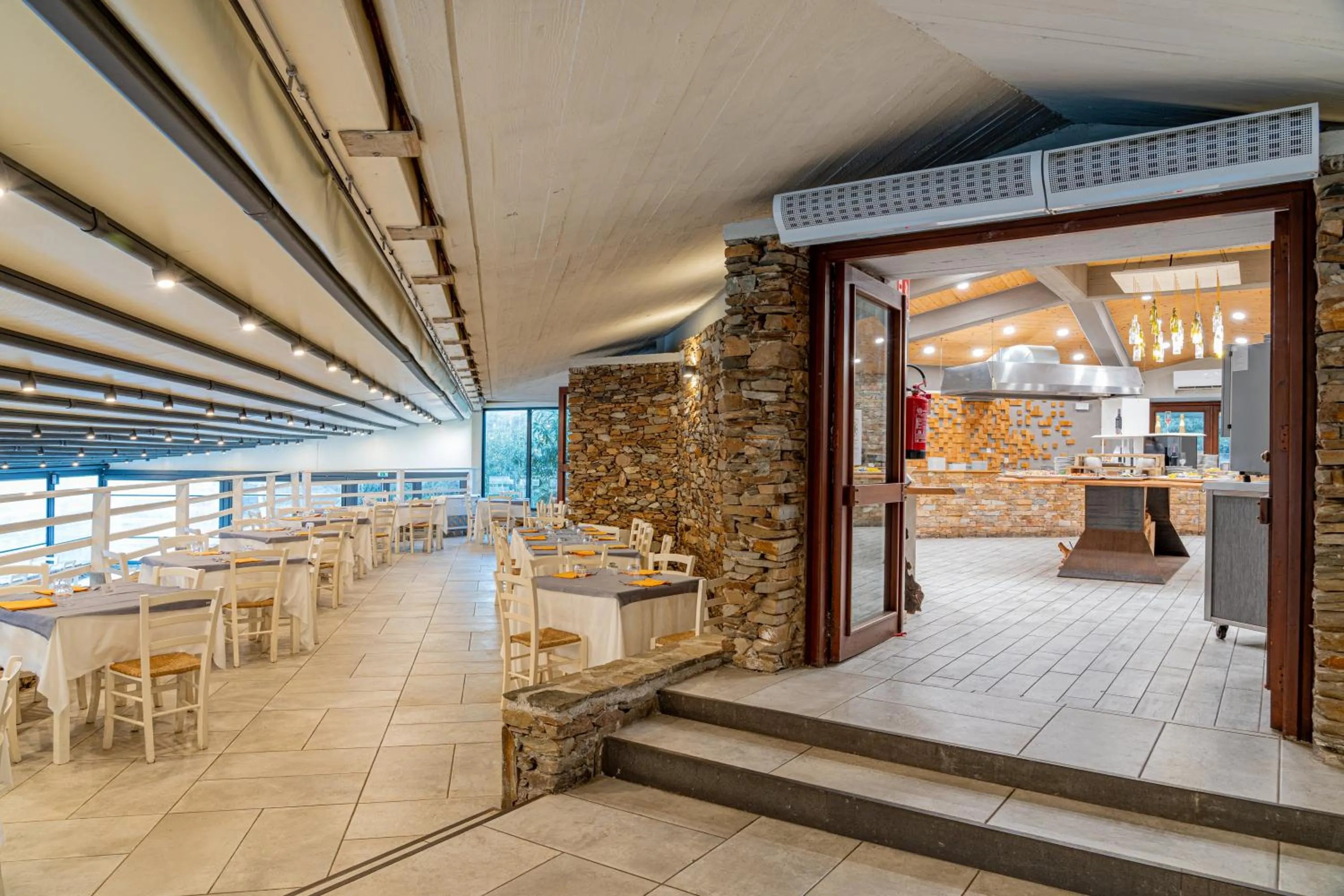 Restaurant/places to eat in Club Esse Sporting