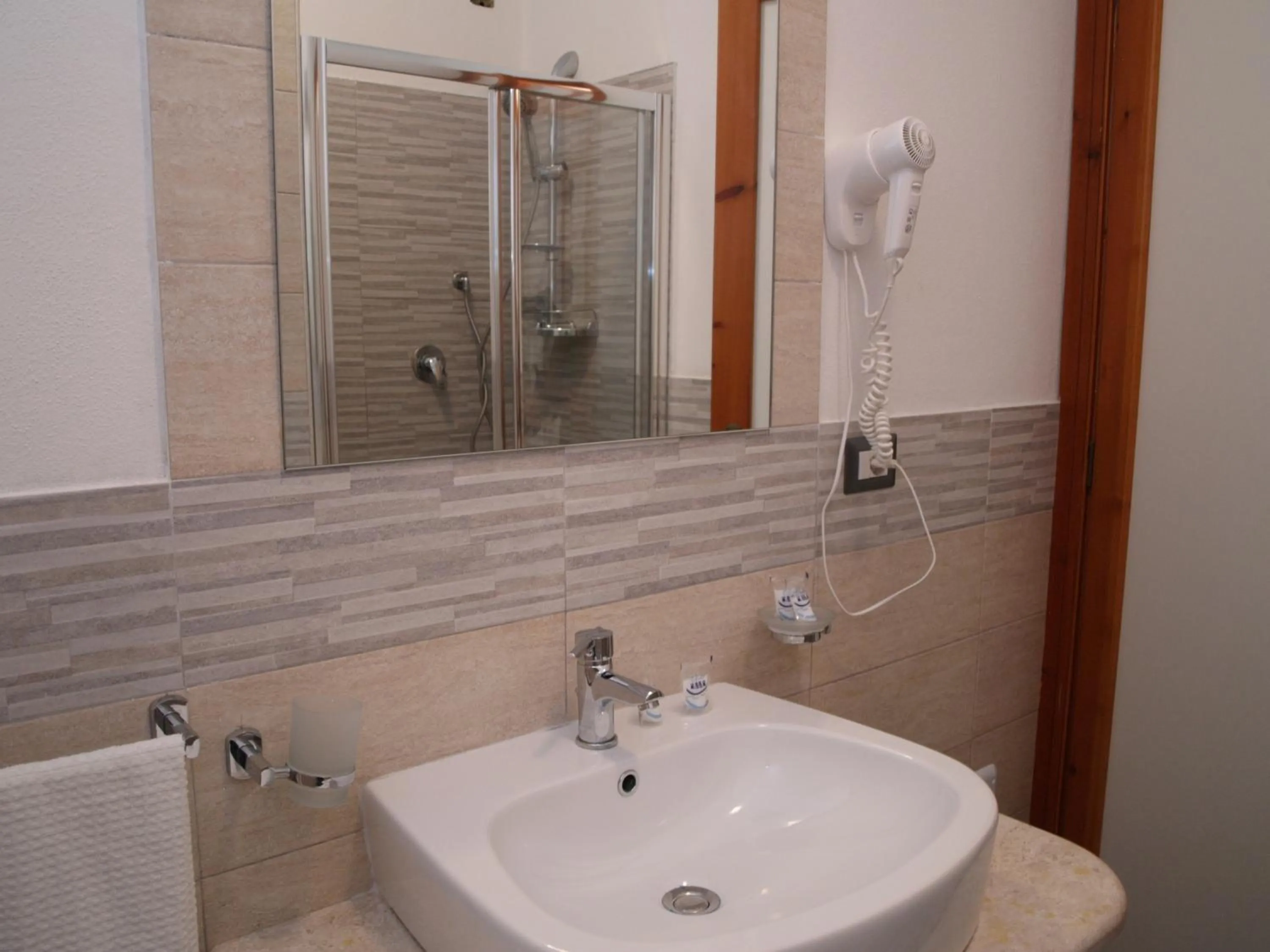 Shower in Club Esse Sporting