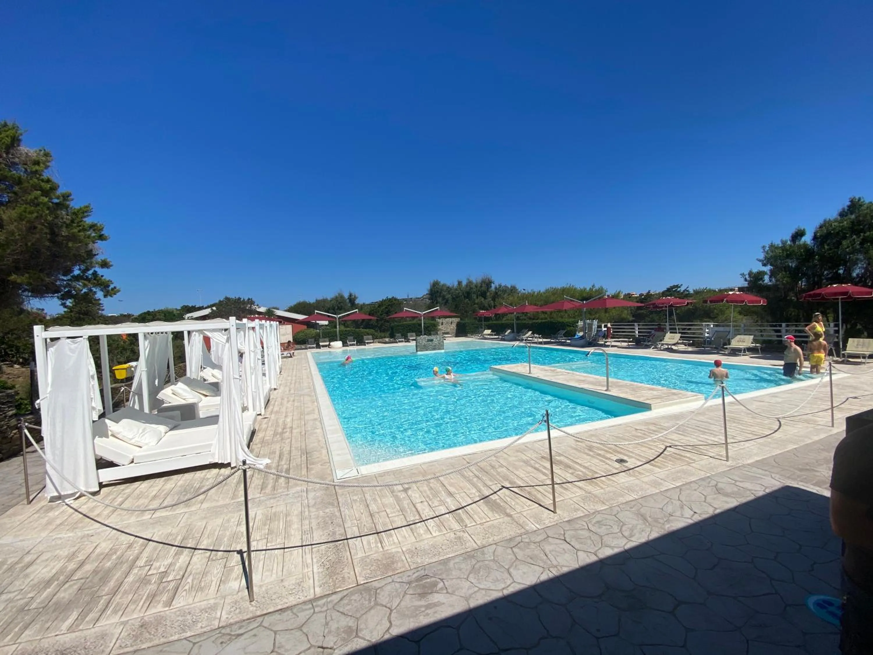 Swimming pool in Club Esse Sporting