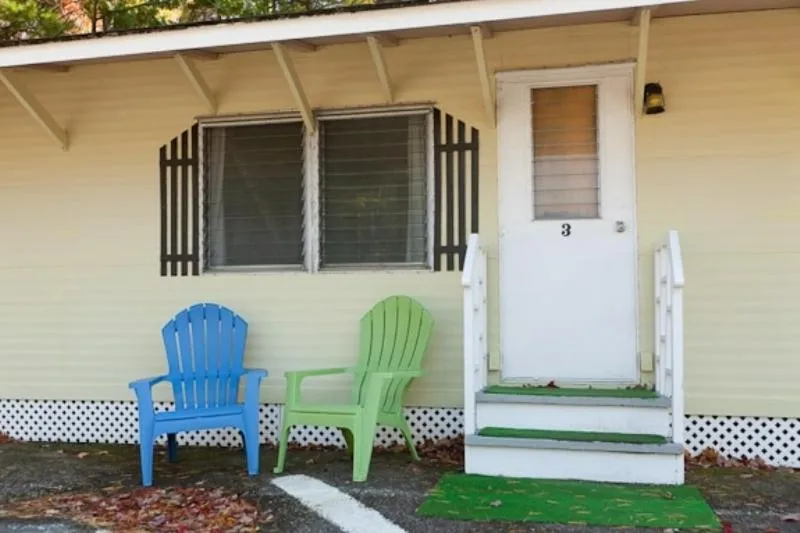 Facade/entrance in Robbins Motel
