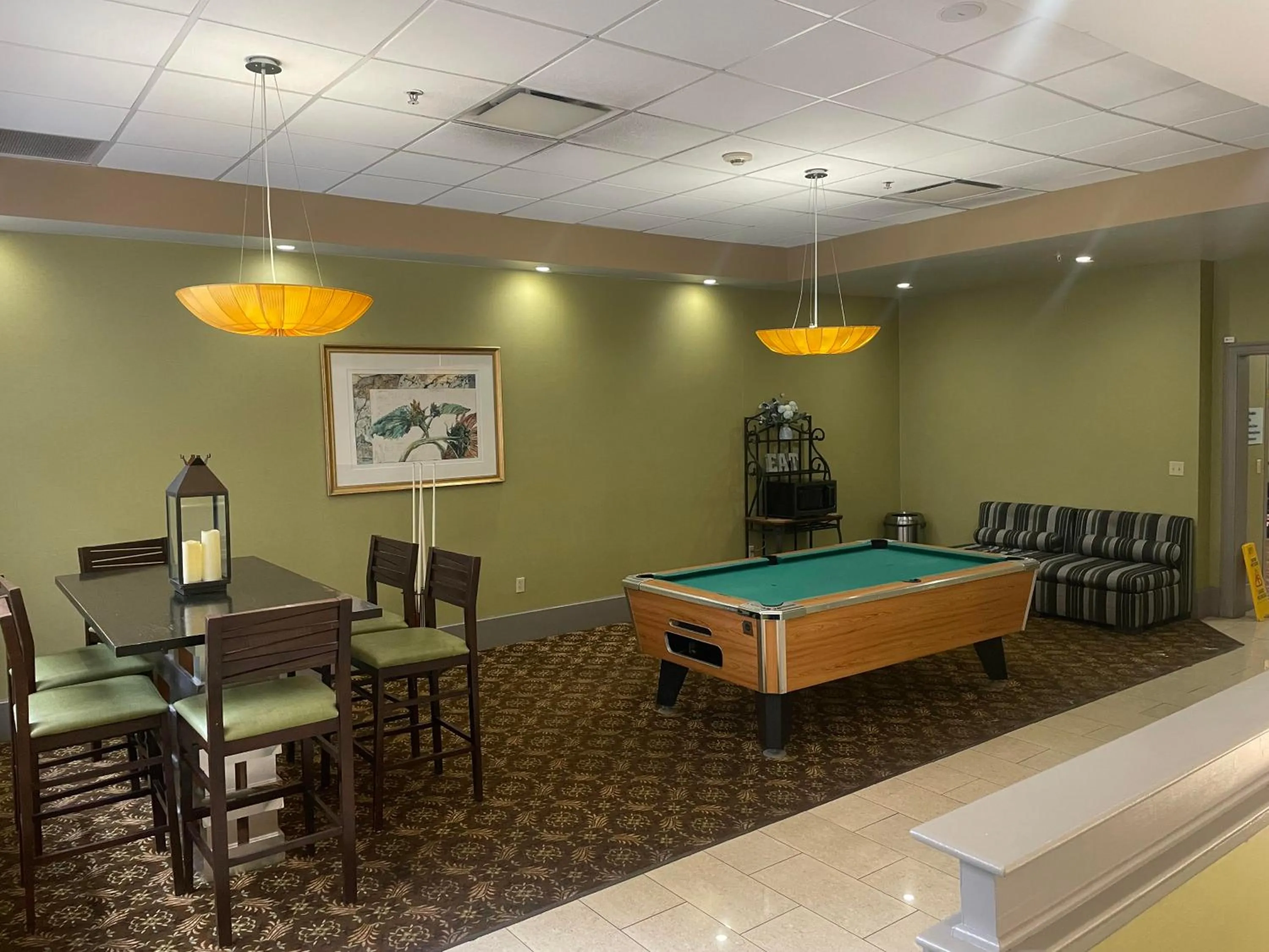 Seating area in Holiday Inn Express Cleveland Downtown by IHG
