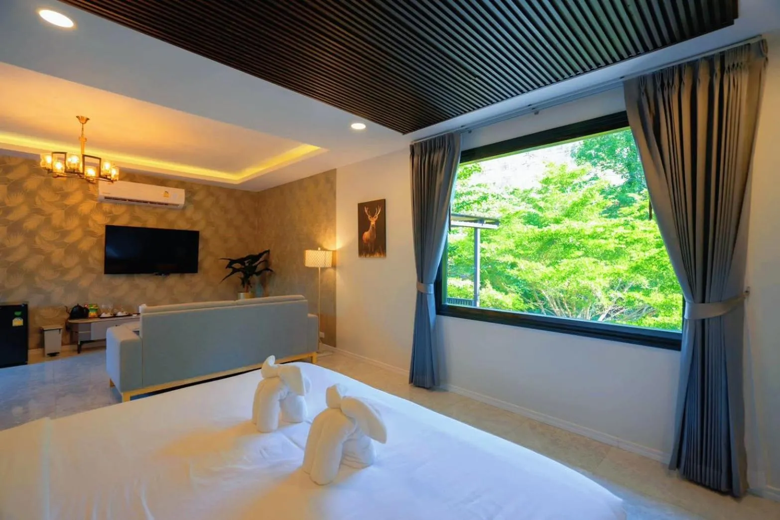 Photo of the whole room, Bed in Natthapon Resort Kaeng Kachan