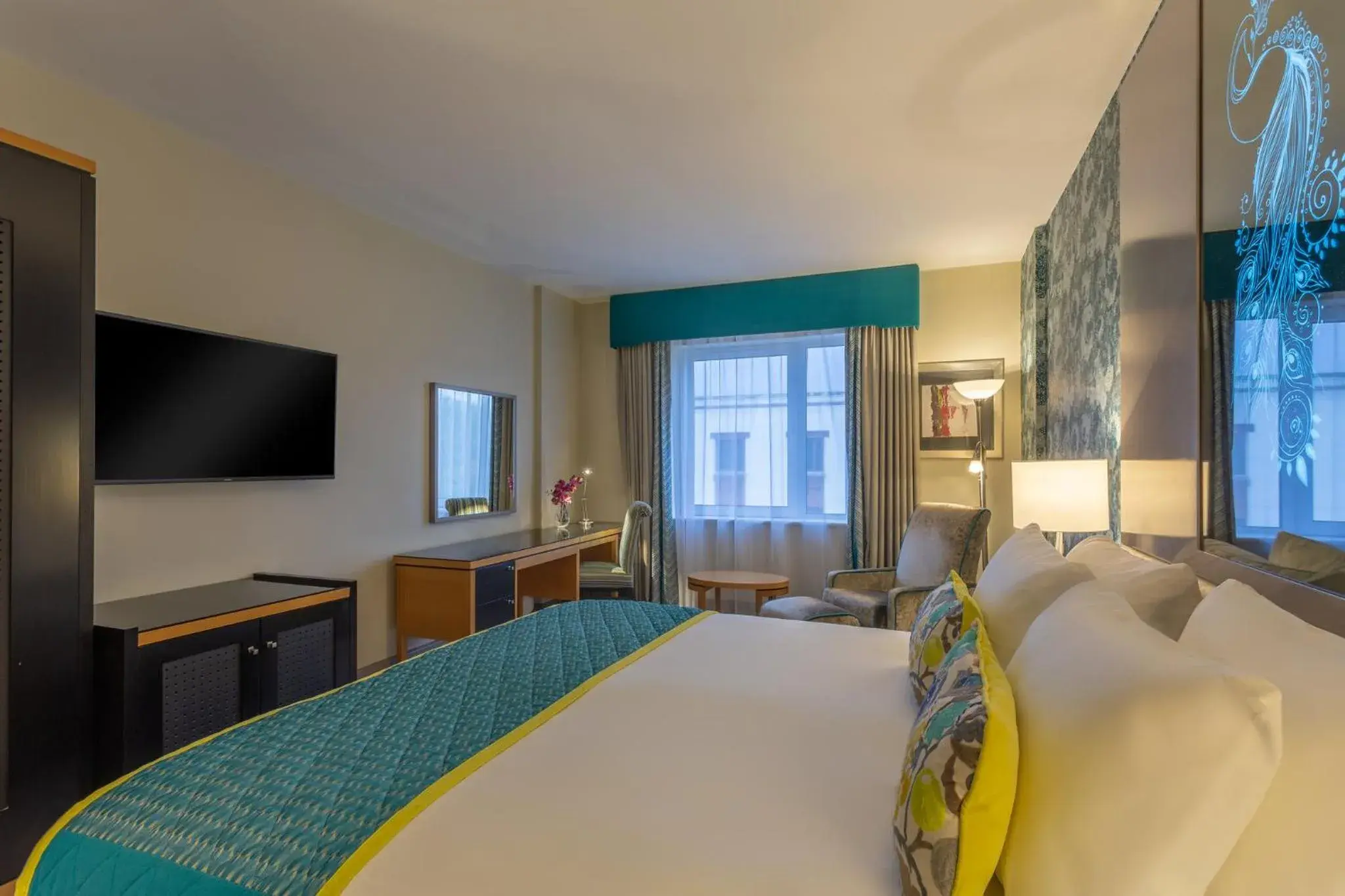 Premium King Room - Lounge Access in Crowne Plaza Dublin Airport by IHG Premium King Room - Lounge Access in Crowne Plaza Dublin Airport by IHG