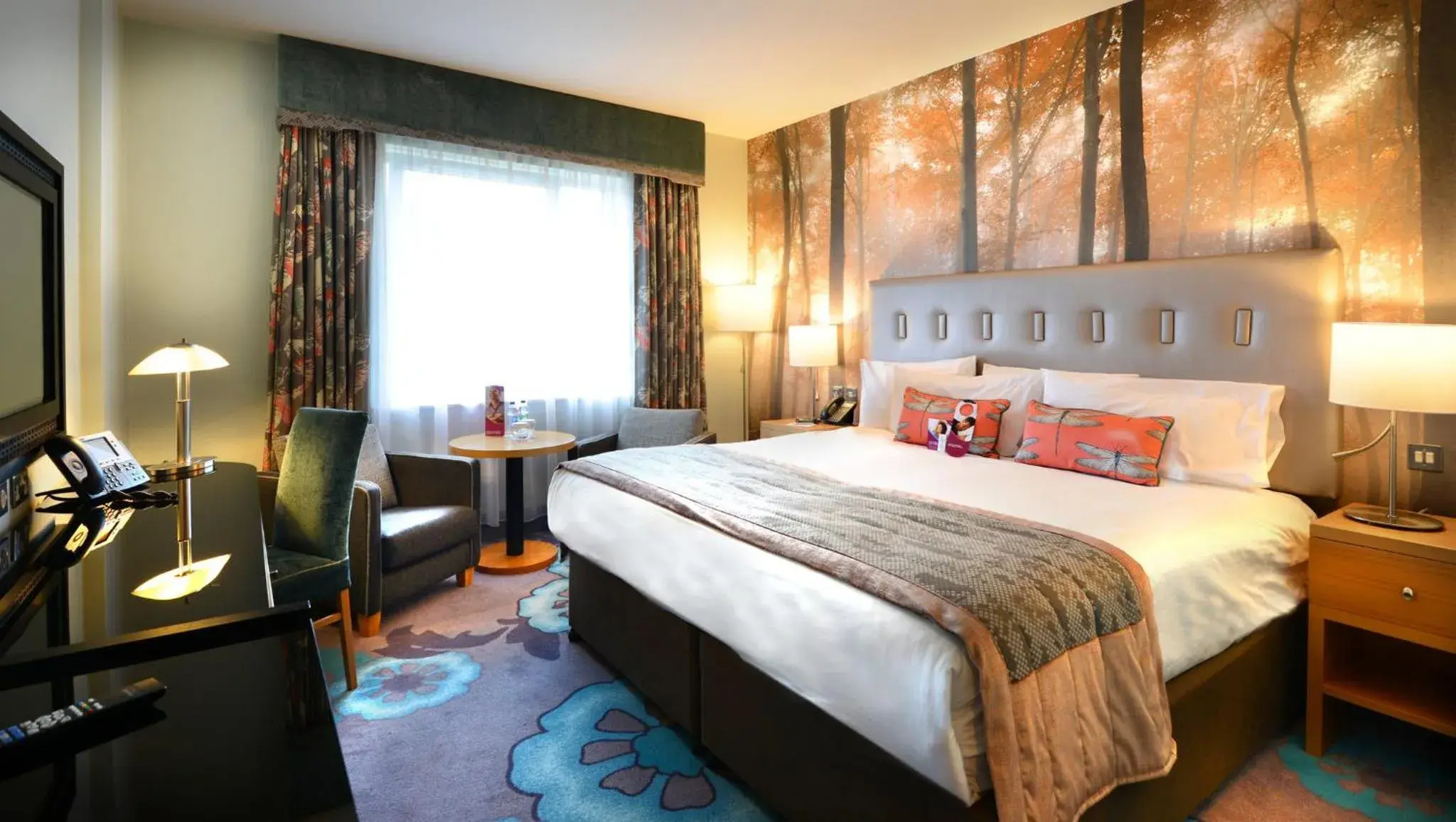 Photo of the whole room, Bed in Crowne Plaza Dublin Airport by IHG Photo of the whole room, Bed in Crowne Plaza Dublin Airport by IHG