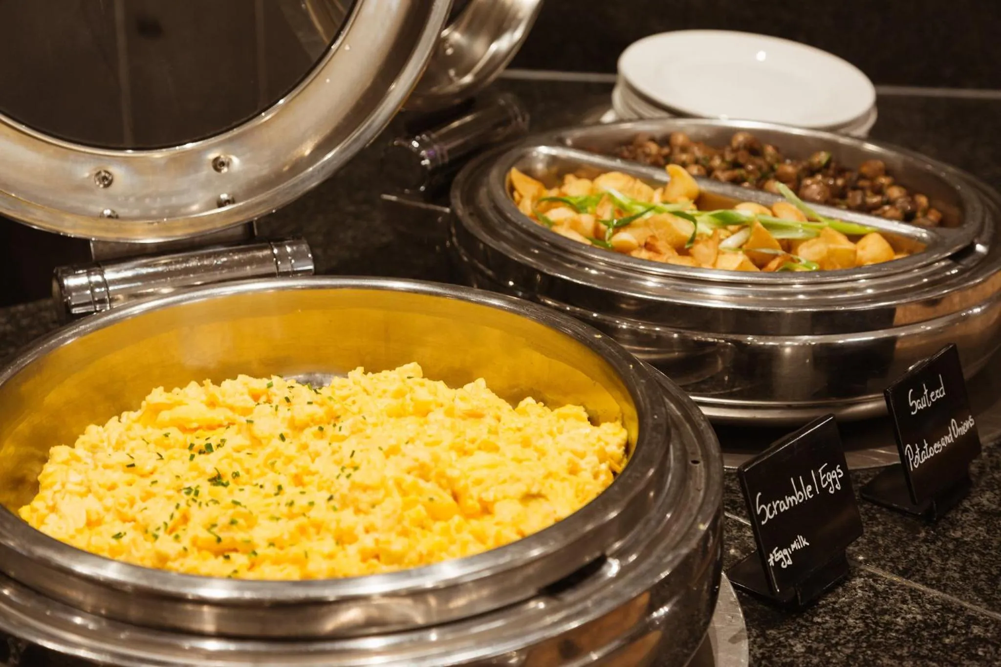 Restaurant/places to eat in Crowne Plaza Dublin Airport by IHG