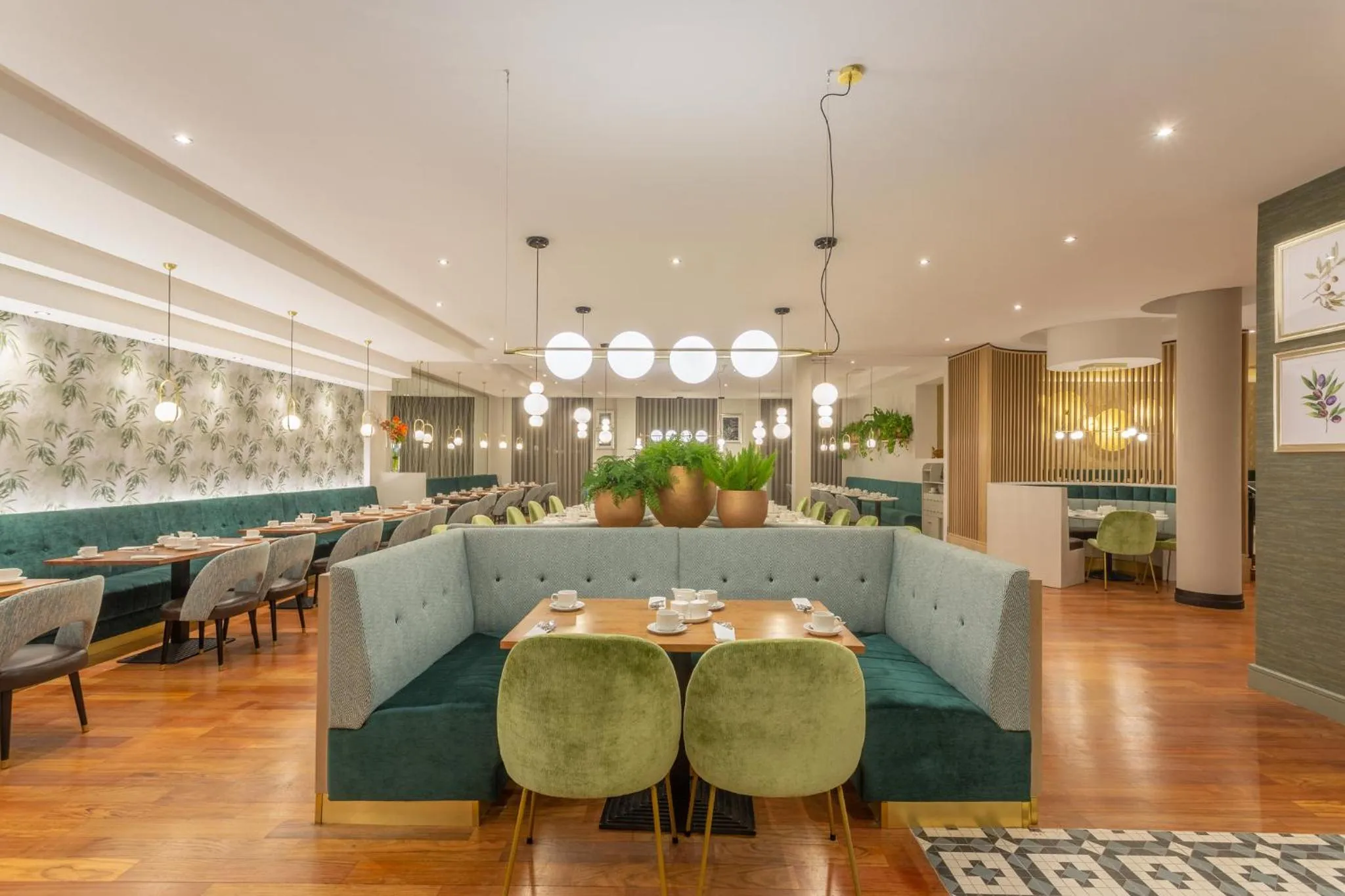 Restaurant/places to eat in Crowne Plaza Dublin Airport by IHG