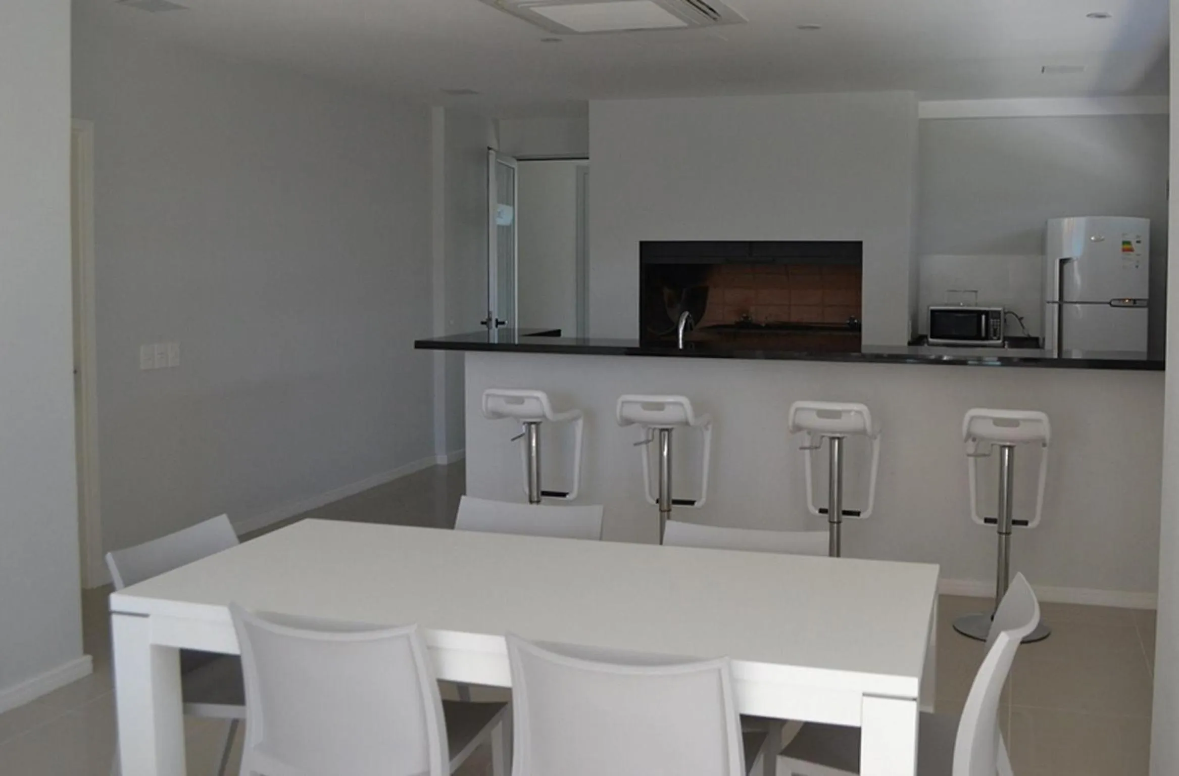 BBQ facilities in Arenas del Mar Apartments