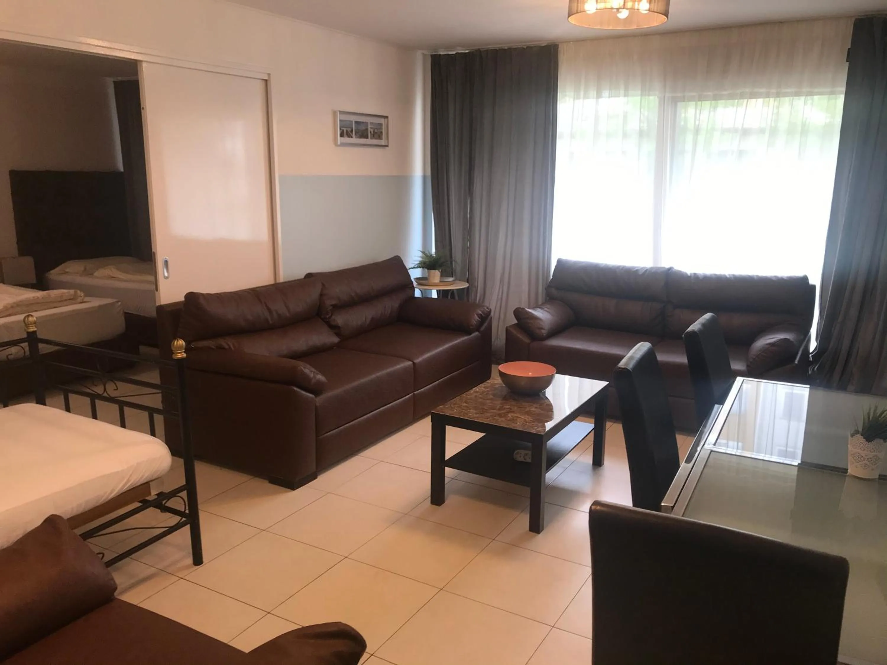 Living room in Baynunah Suites Aparthotel