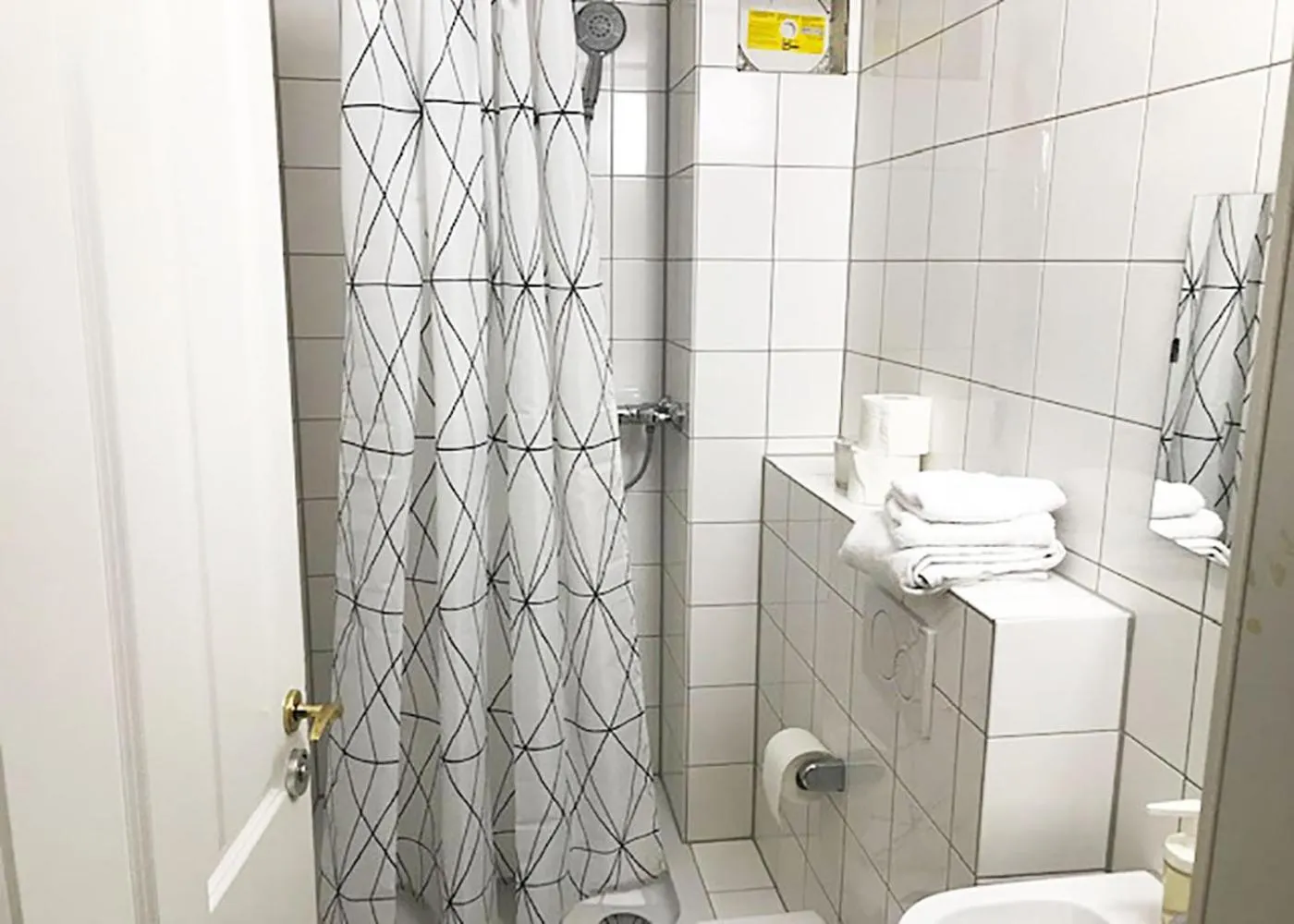 Toilet in Baynunah Suites Aparthotel