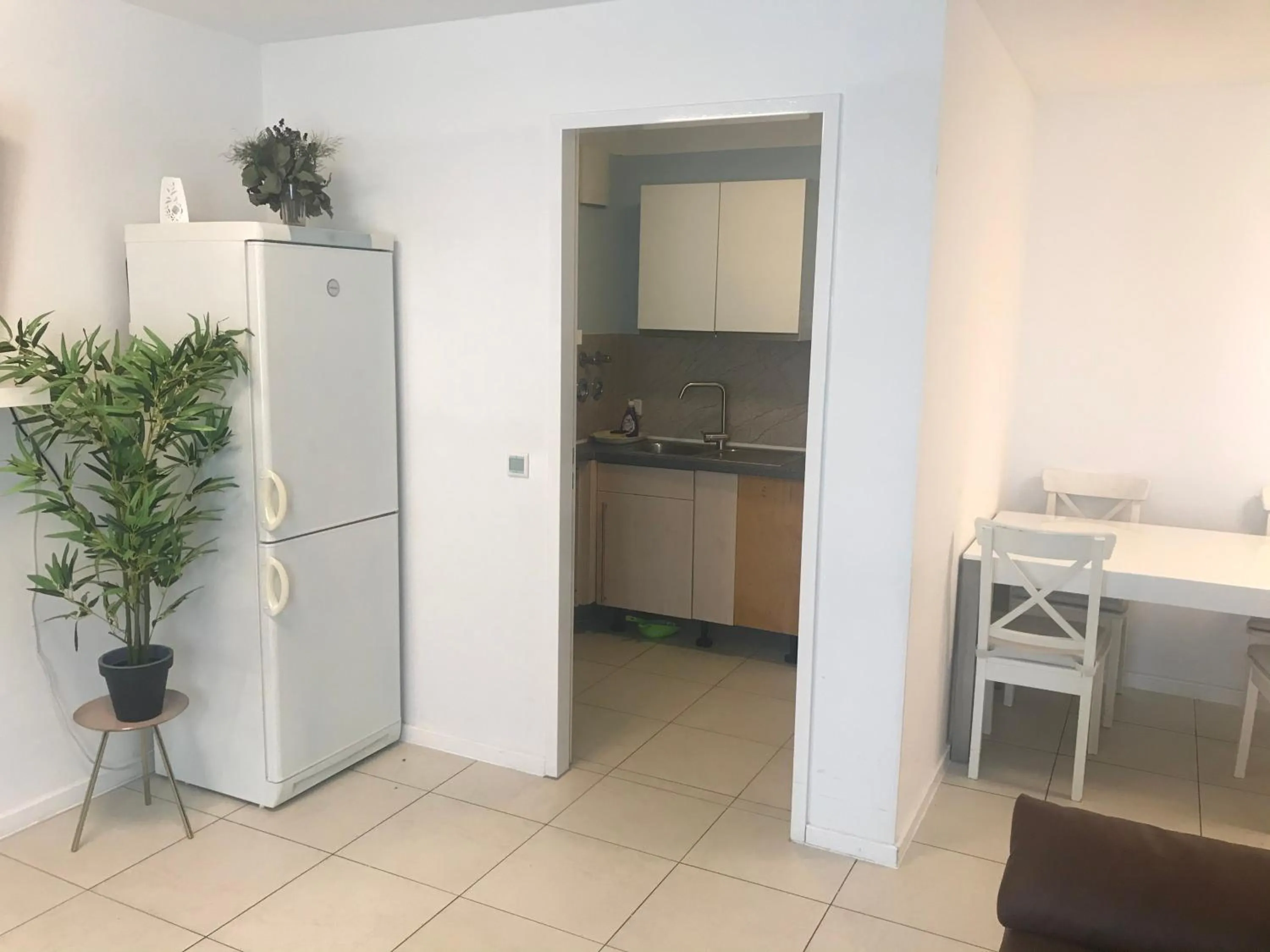 Communal lounge/ TV room in Baynunah Suites Aparthotel