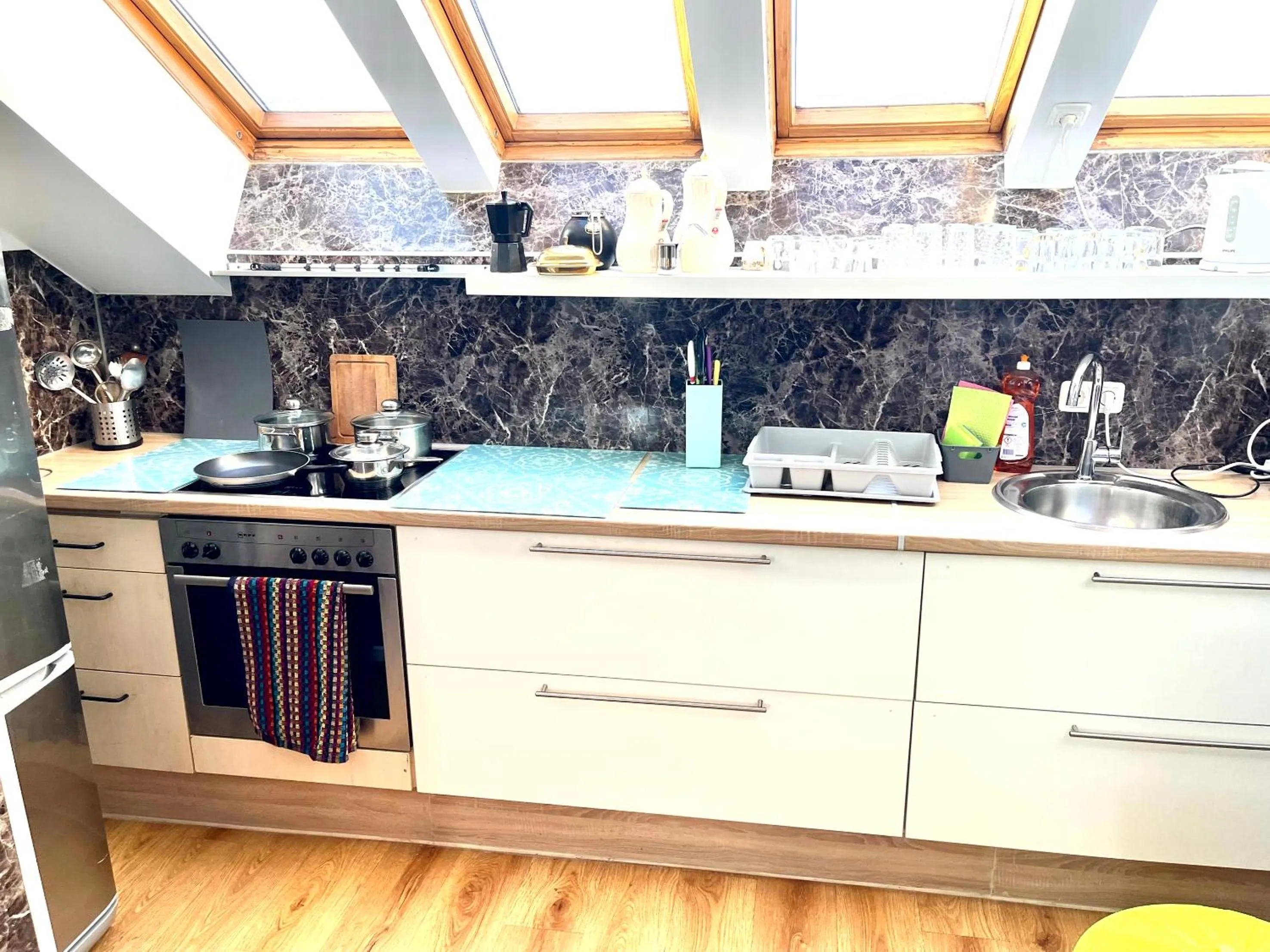 Kitchen or kitchenette in Baynunah Suites Aparthotel