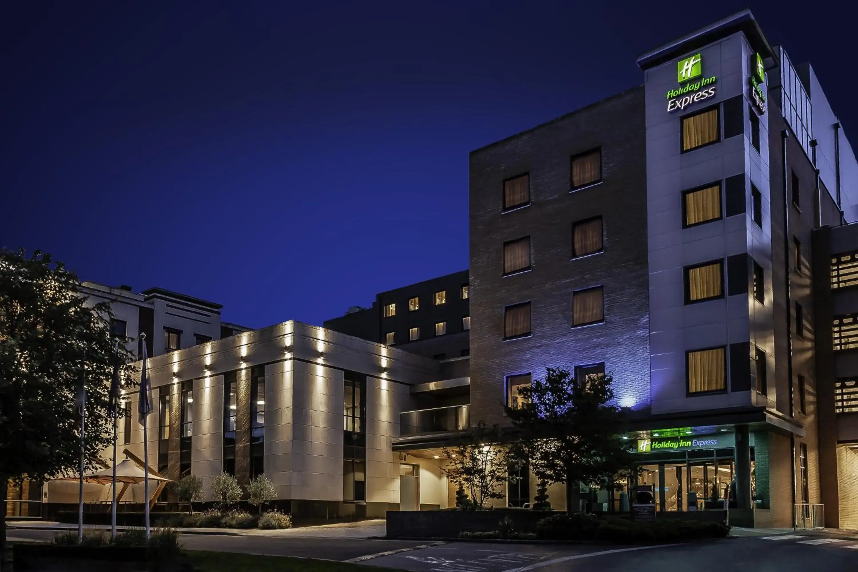 Property building in Holiday Inn Express Dublin-Airport by IHG Property building in Holiday Inn Express Dublin-Airport by IHG
