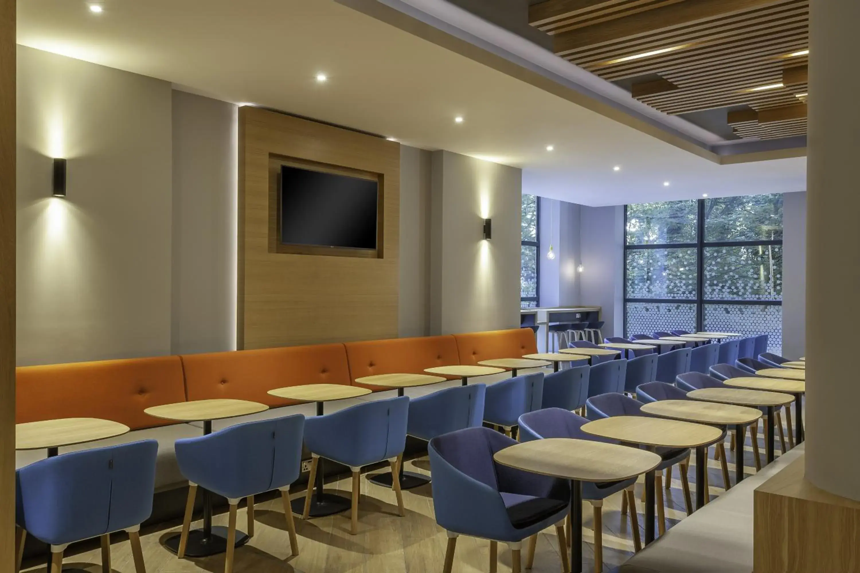 Breakfast in Holiday Inn Express Dublin-Airport by IHG Breakfast in Holiday Inn Express Dublin-Airport by IHG