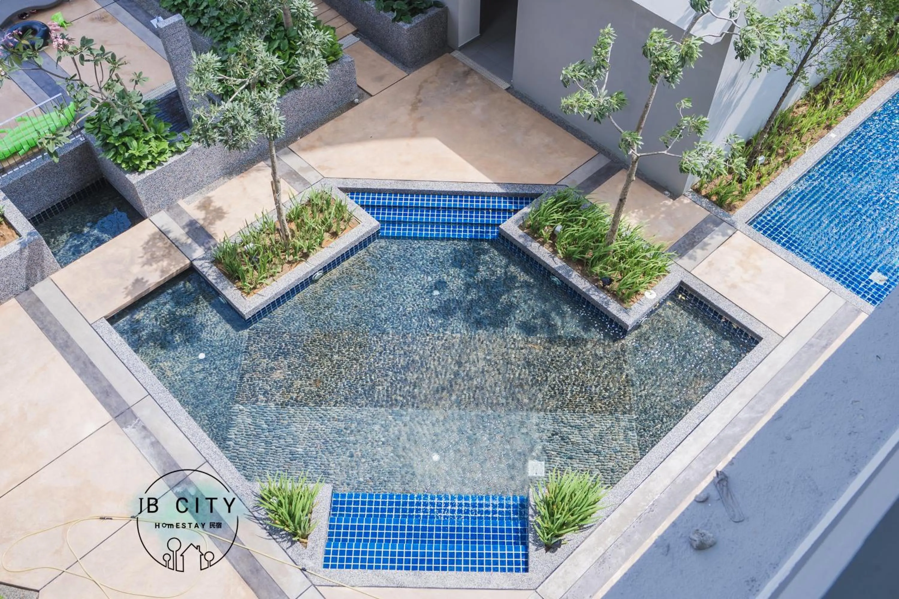 Swimming pool in Pangsapuri Meridian by RR JBcity