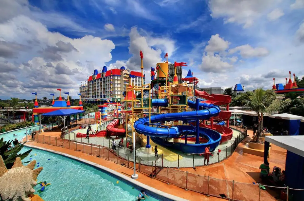 Aqua park in Pangsapuri Meridian by RR JBcity