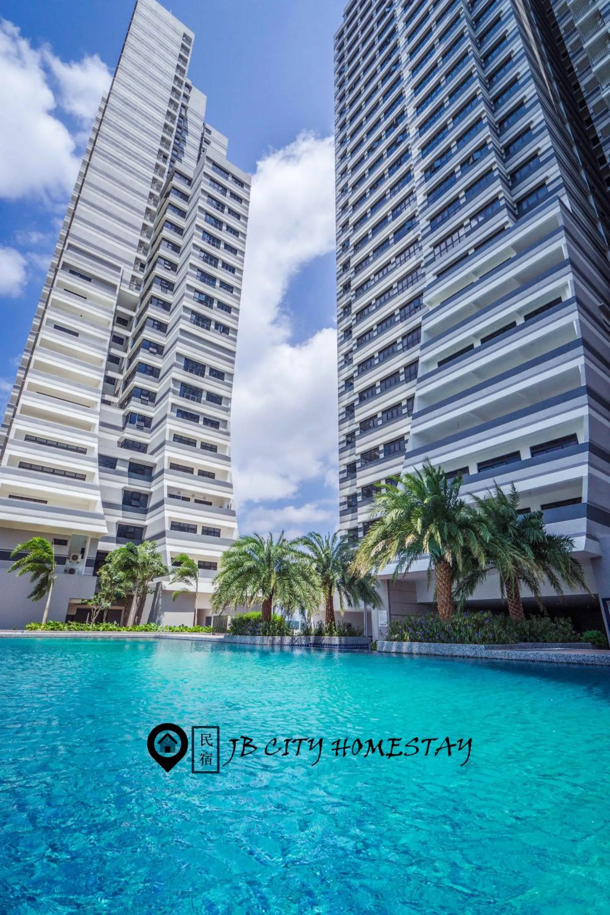 Swimming pool in Pangsapuri Meridian by RR JBcity