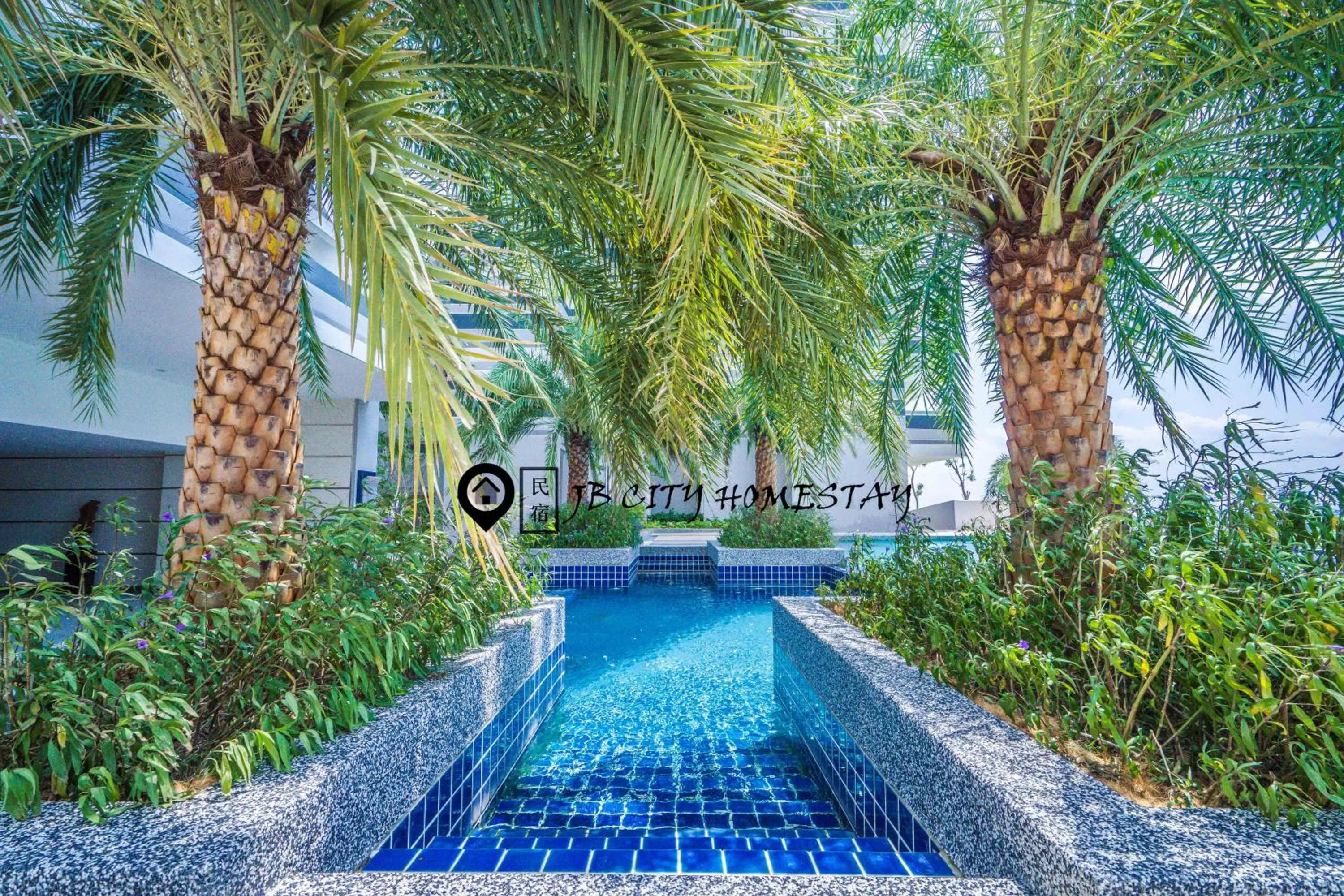 Swimming pool in Pangsapuri Meridian by RR JBcity