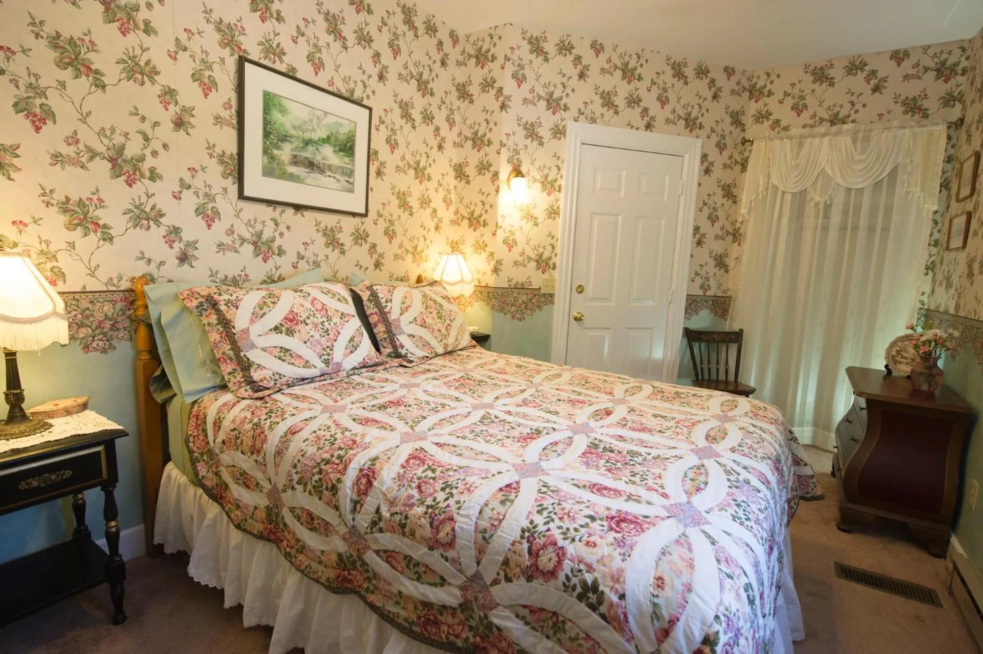 Anne's White Columns Inn