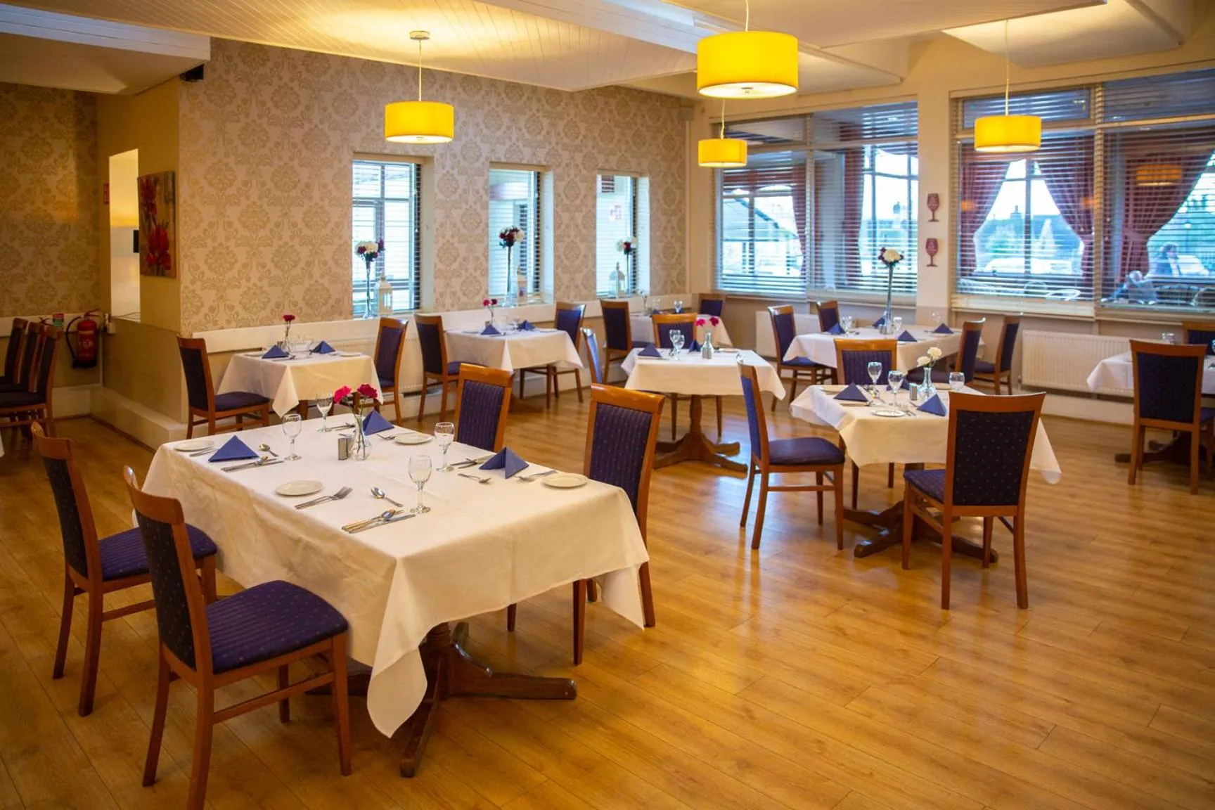 Restaurant/places to eat in West County Hotel