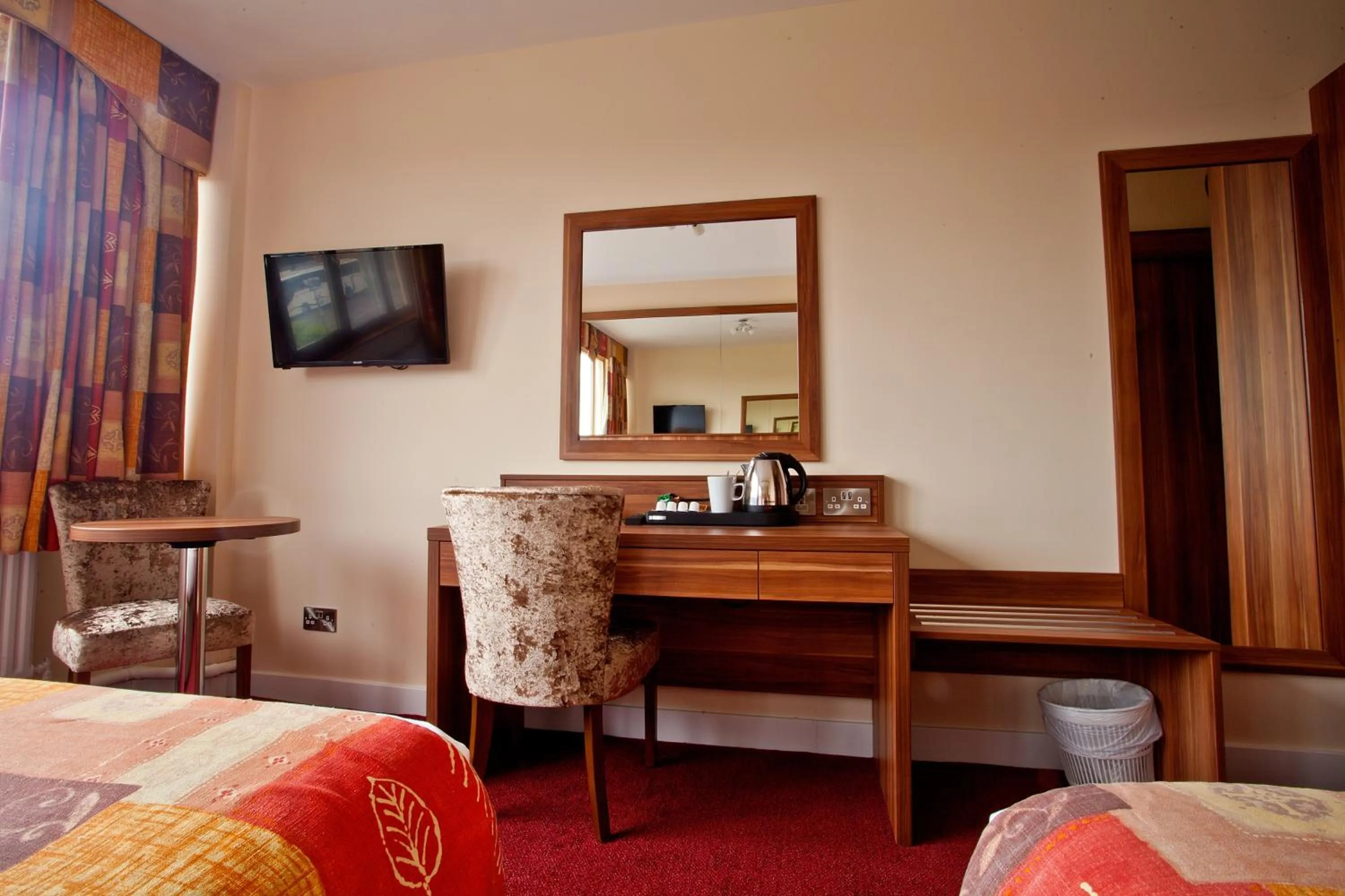TV and multimedia, Bed in West County Hotel