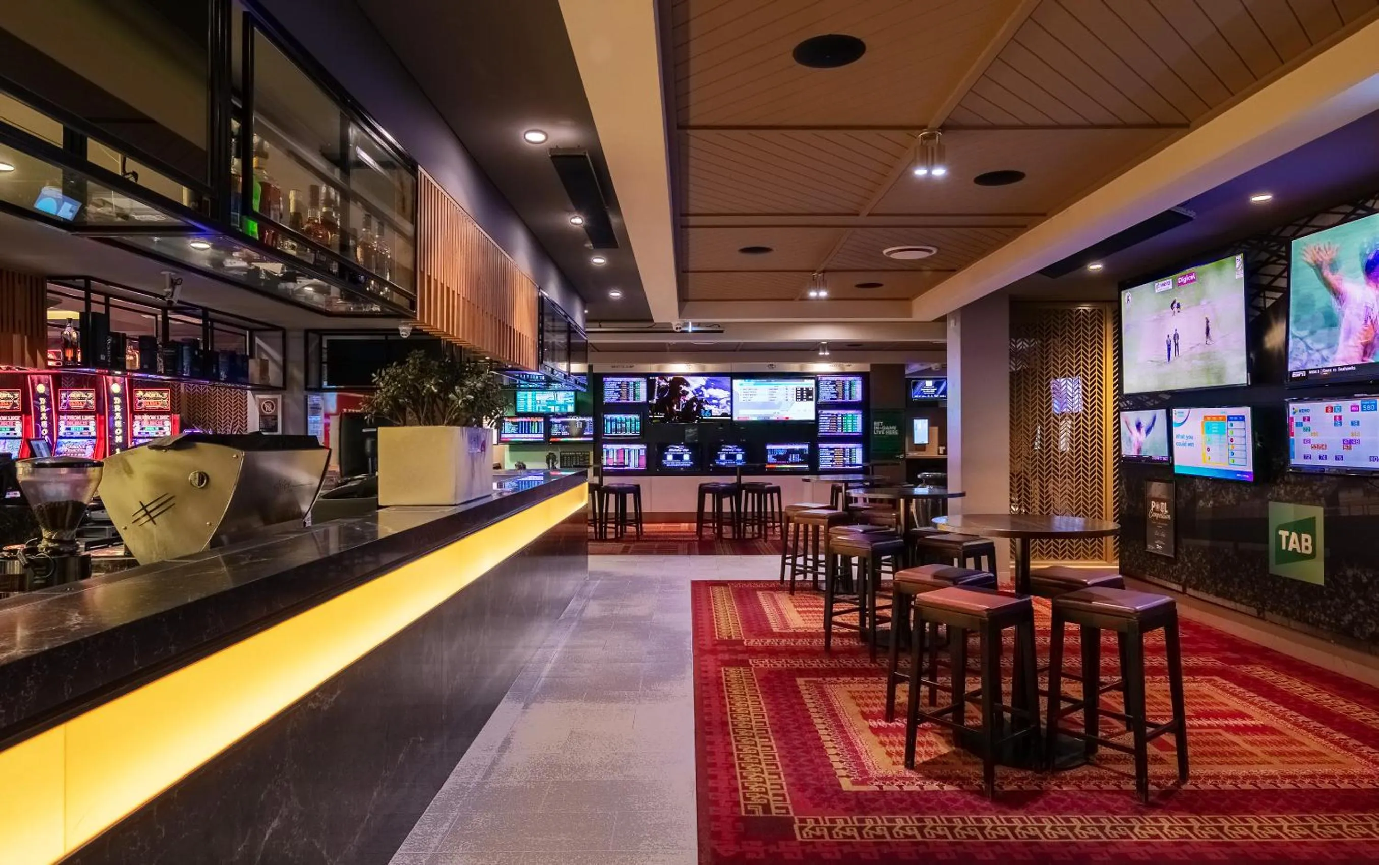 Lounge or bar in Palms Hotel