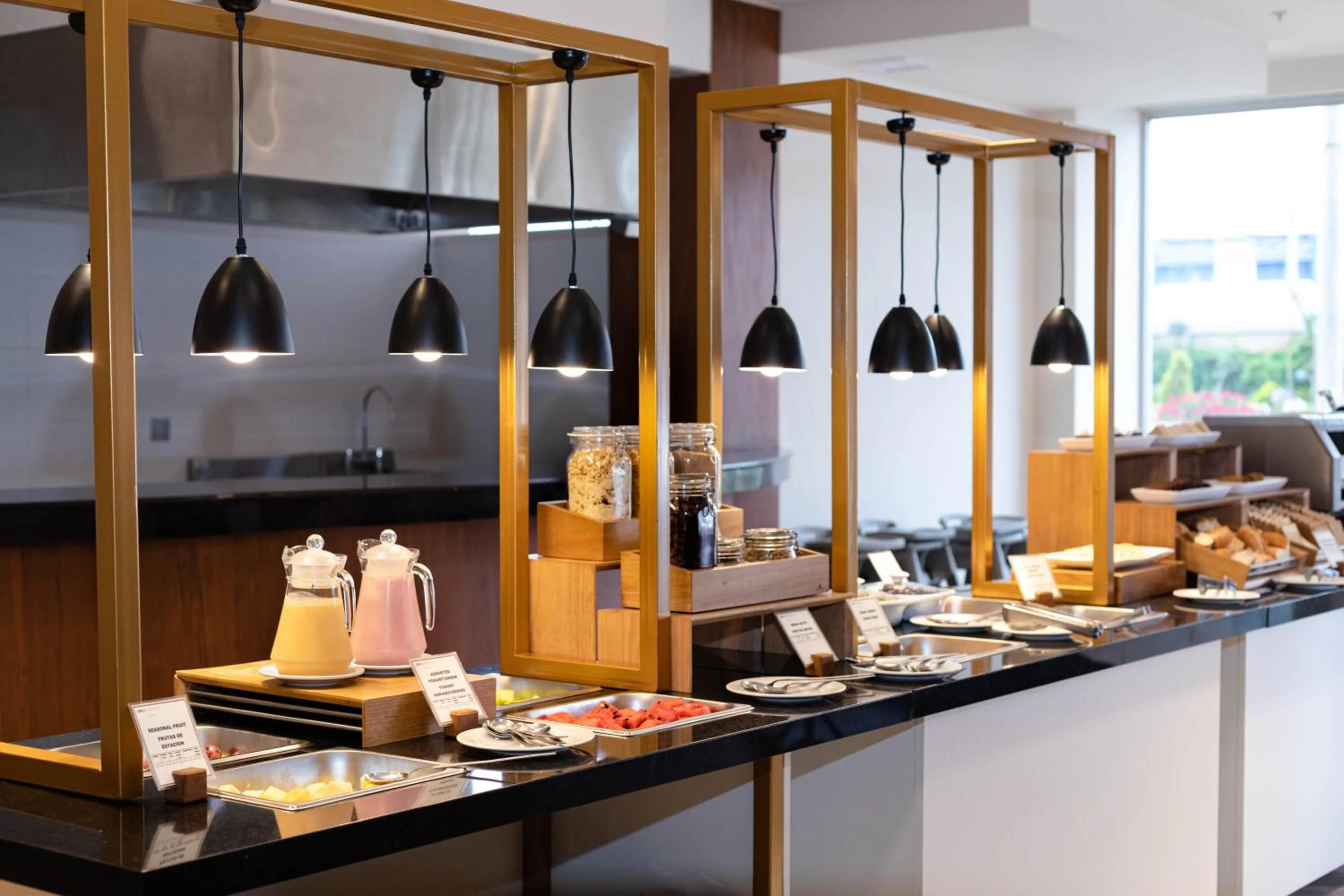 Buffet breakfast in DM Hoteles Tacna