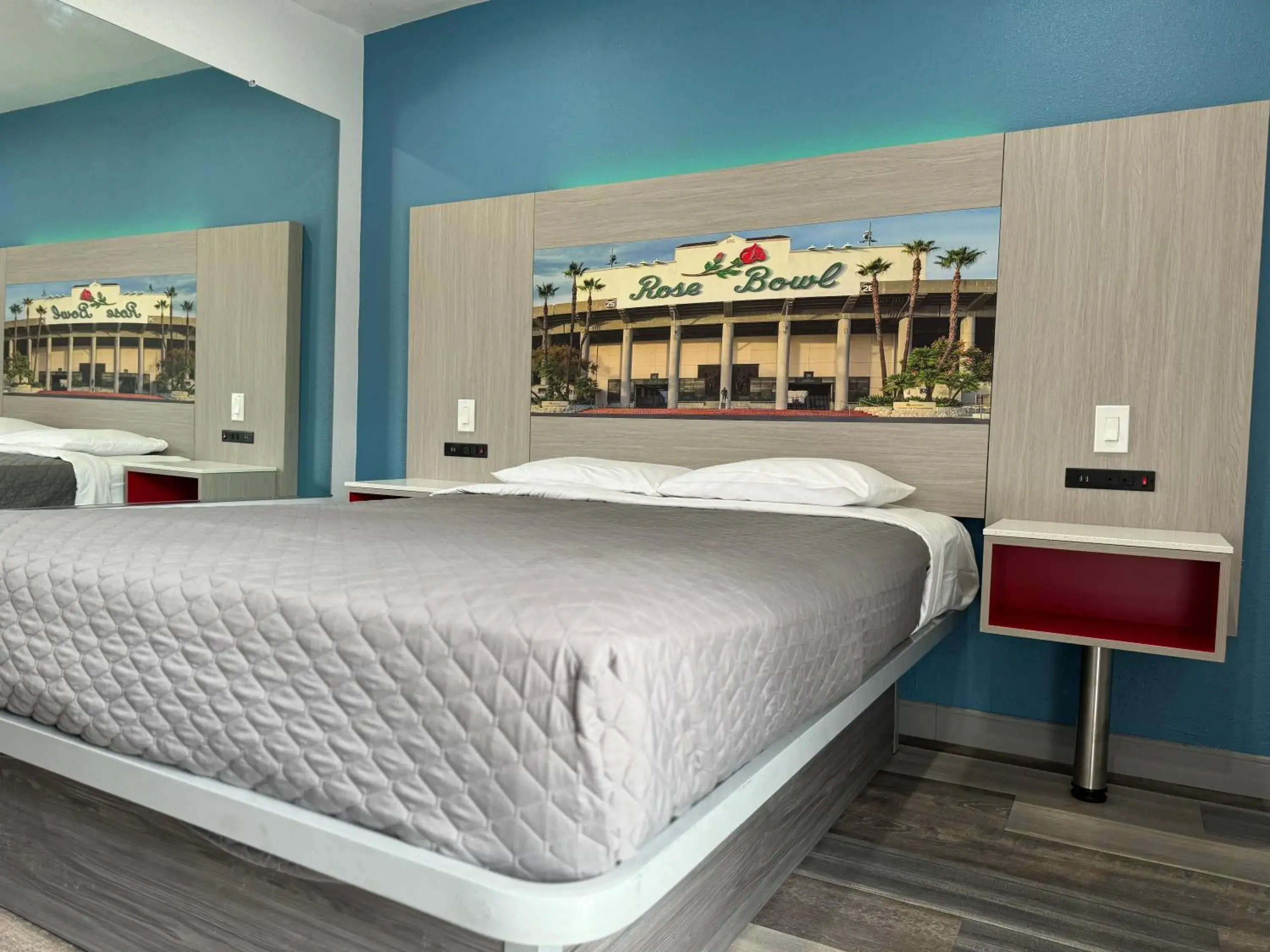 Bed in Lincoln Motel - Los Angeles, Hollywood Area Bed in Lincoln Motel - Los Angeles, Hollywood Area