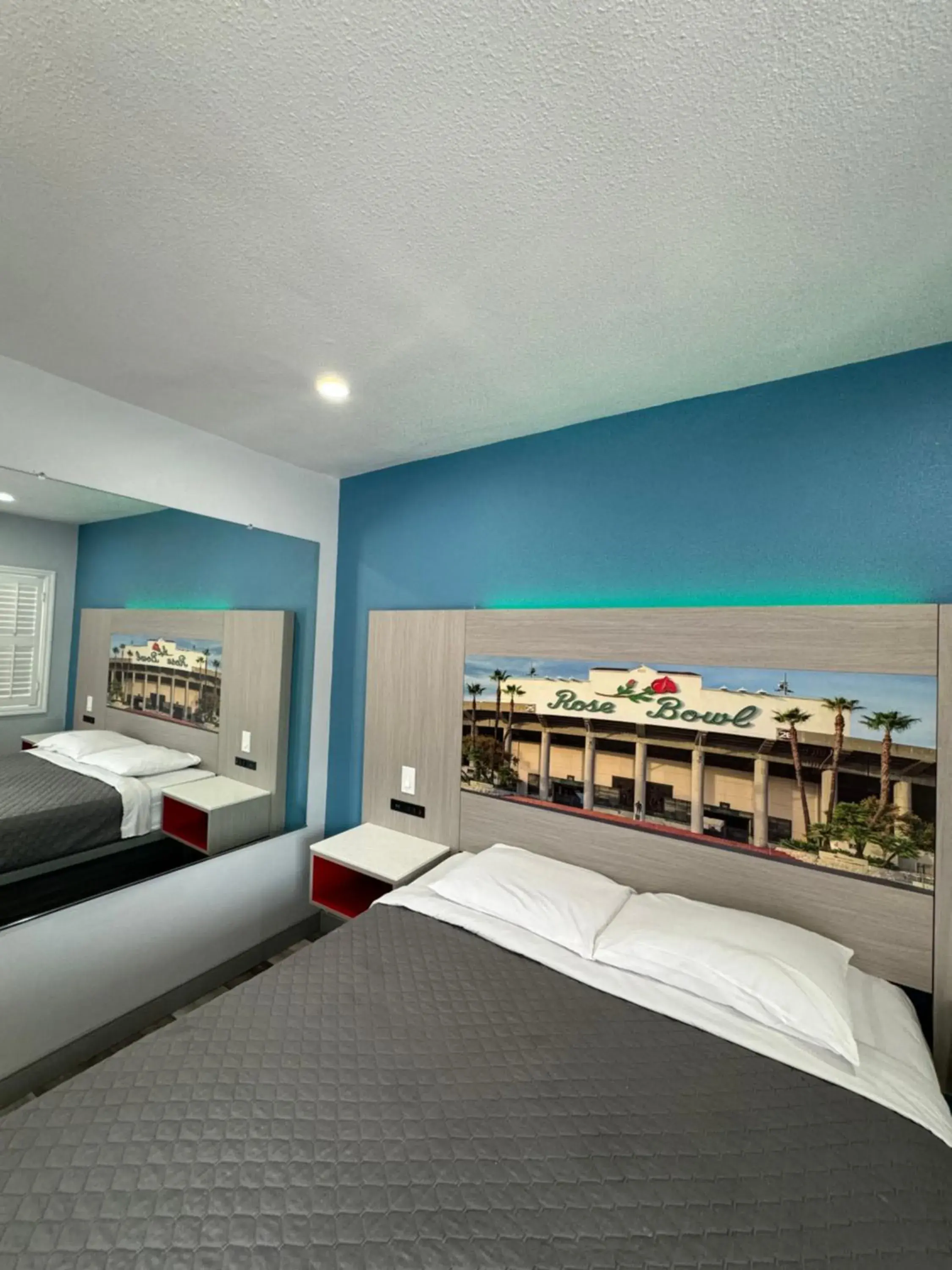 Bed in Lincoln Motel - Los Angeles, Hollywood Area Bed in Lincoln Motel - Los Angeles, Hollywood Area