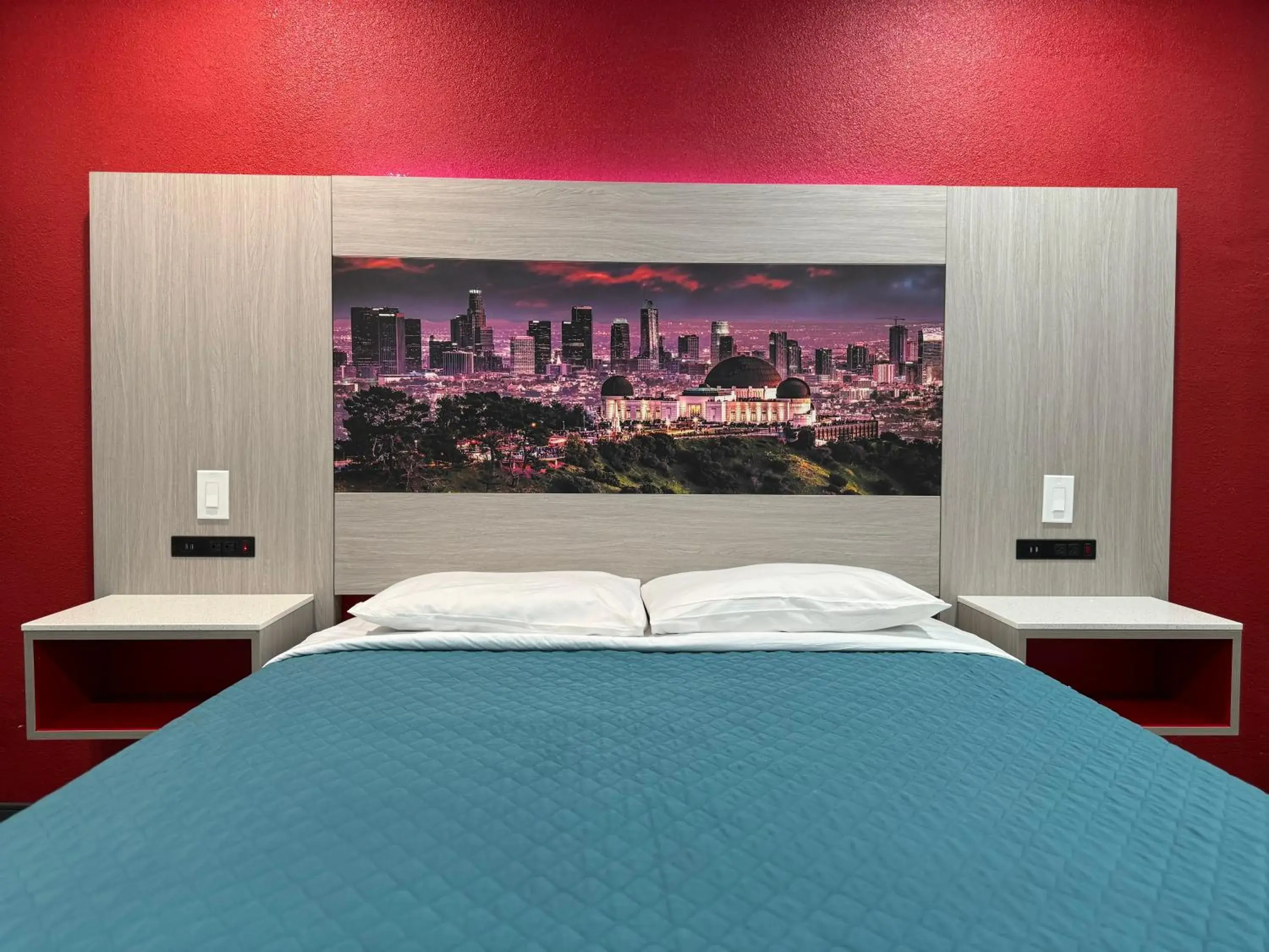 Bed in Lincoln Motel - Los Angeles, Hollywood Area Bed in Lincoln Motel - Los Angeles, Hollywood Area