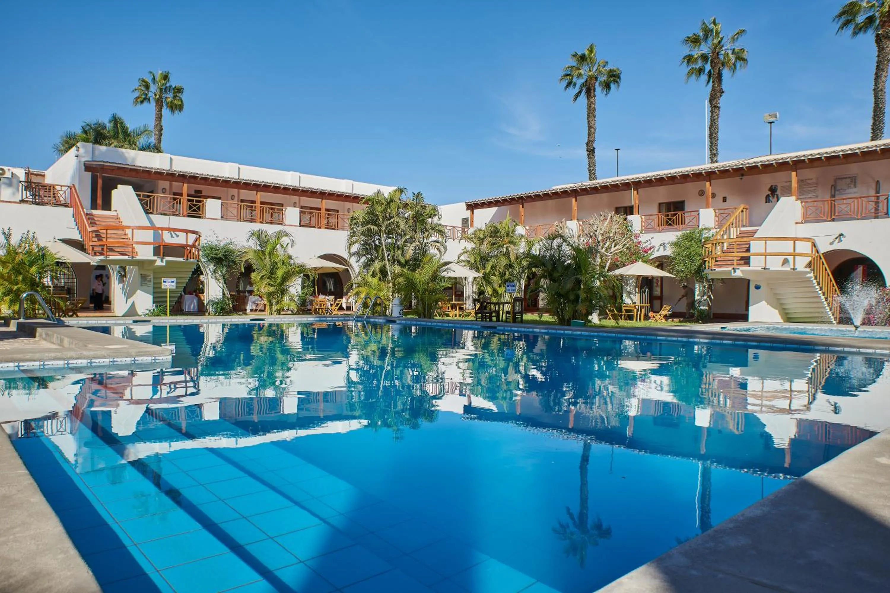 Swimming pool in DM Hoteles Nasca