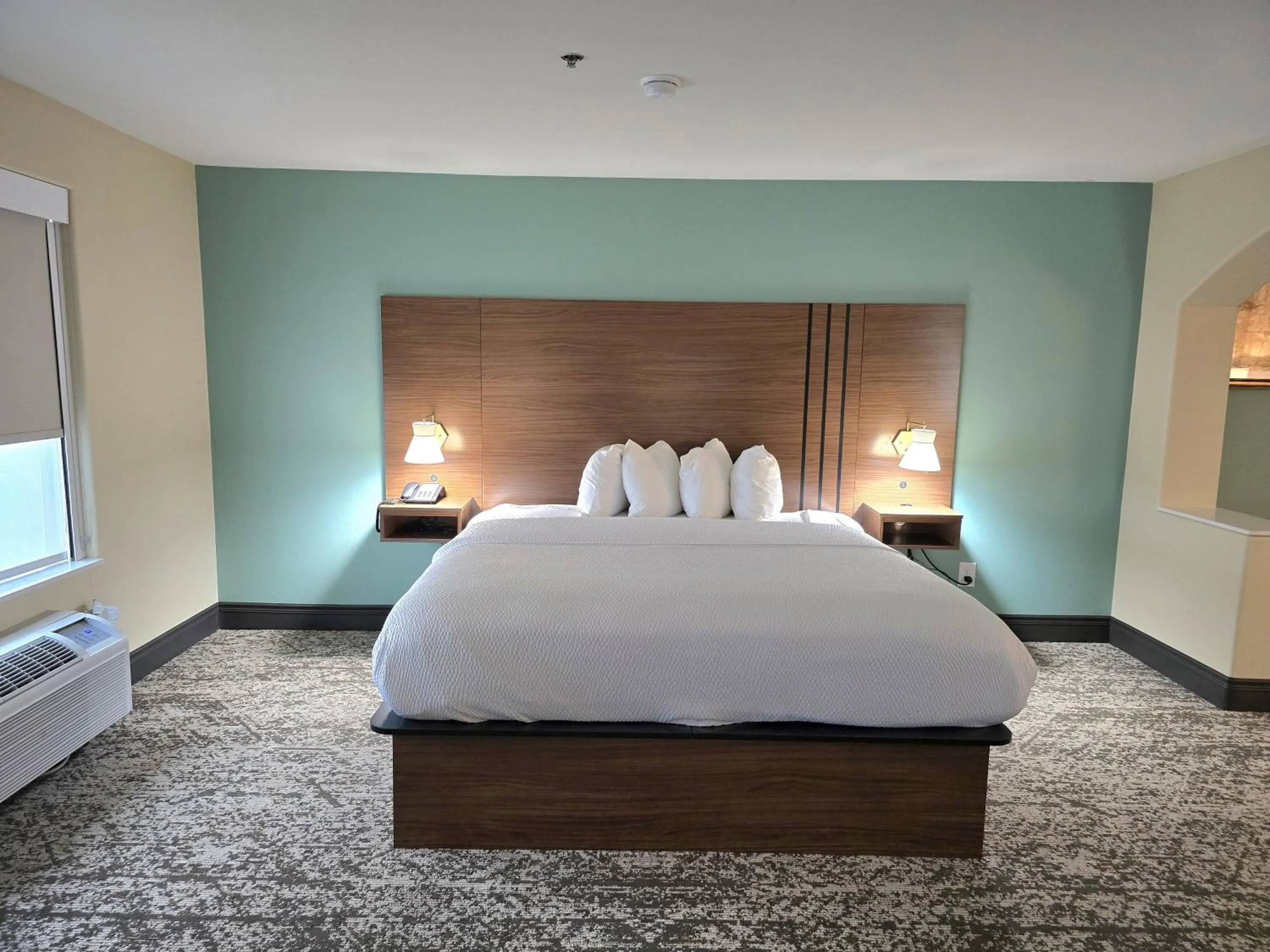 Bed in Best Western Casa Villa Suites