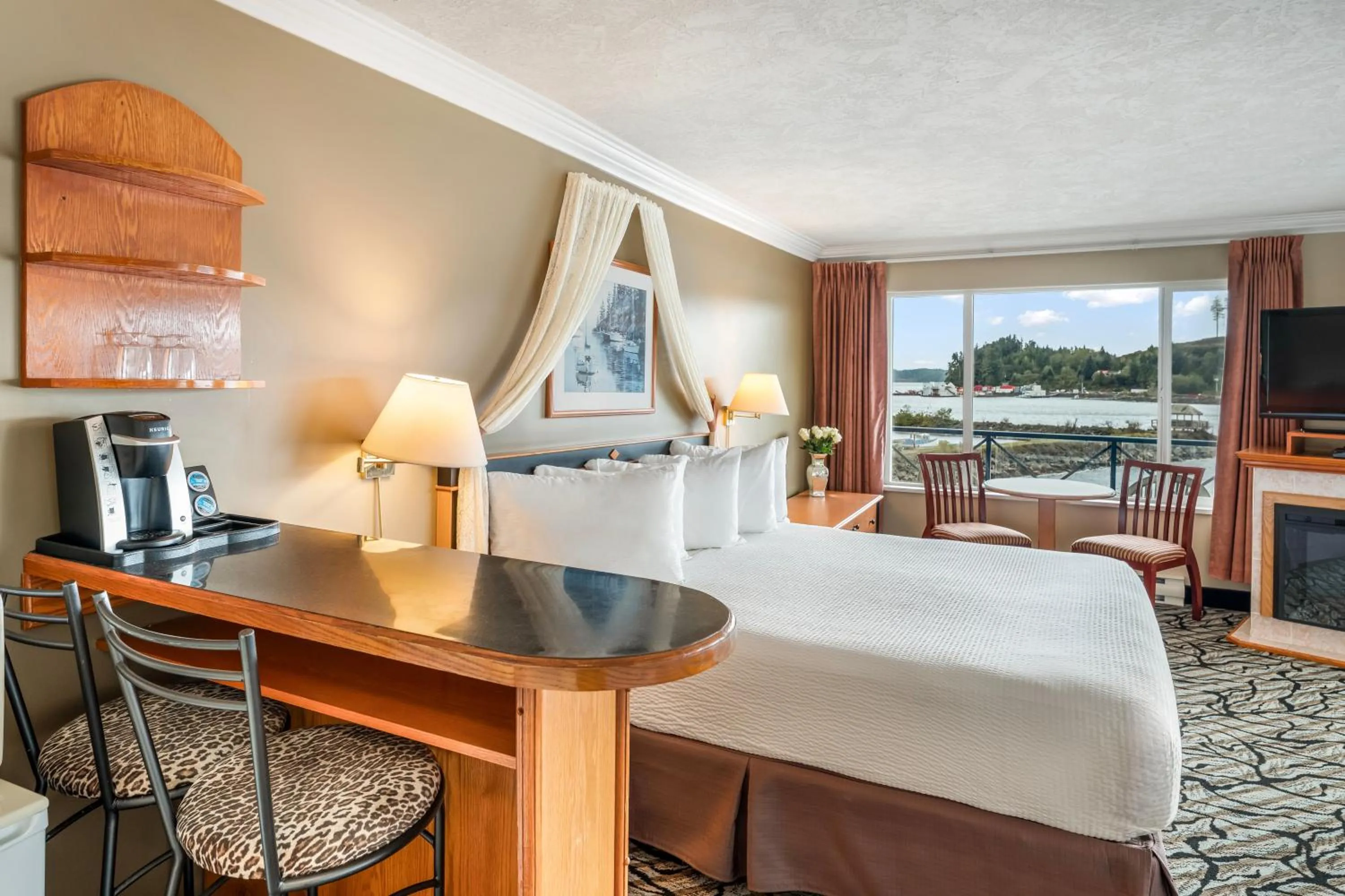 Bedroom, Bed in Glen Lyon Inn