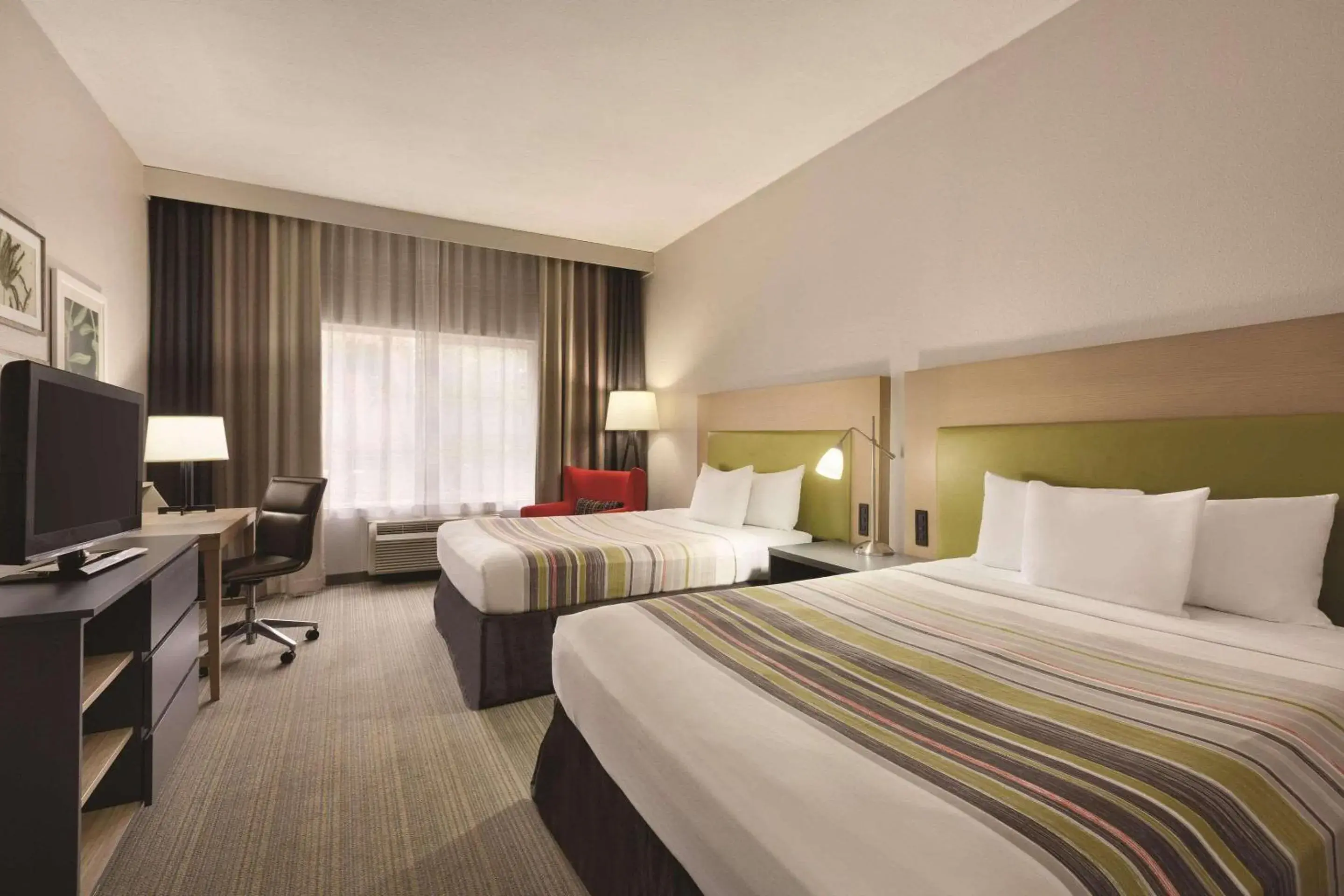 Bedroom, Bed in Country Inn & Suites by Radisson, Fresno North, CA Bedroom, Bed in Country Inn & Suites by Radisson, Fresno North, CA