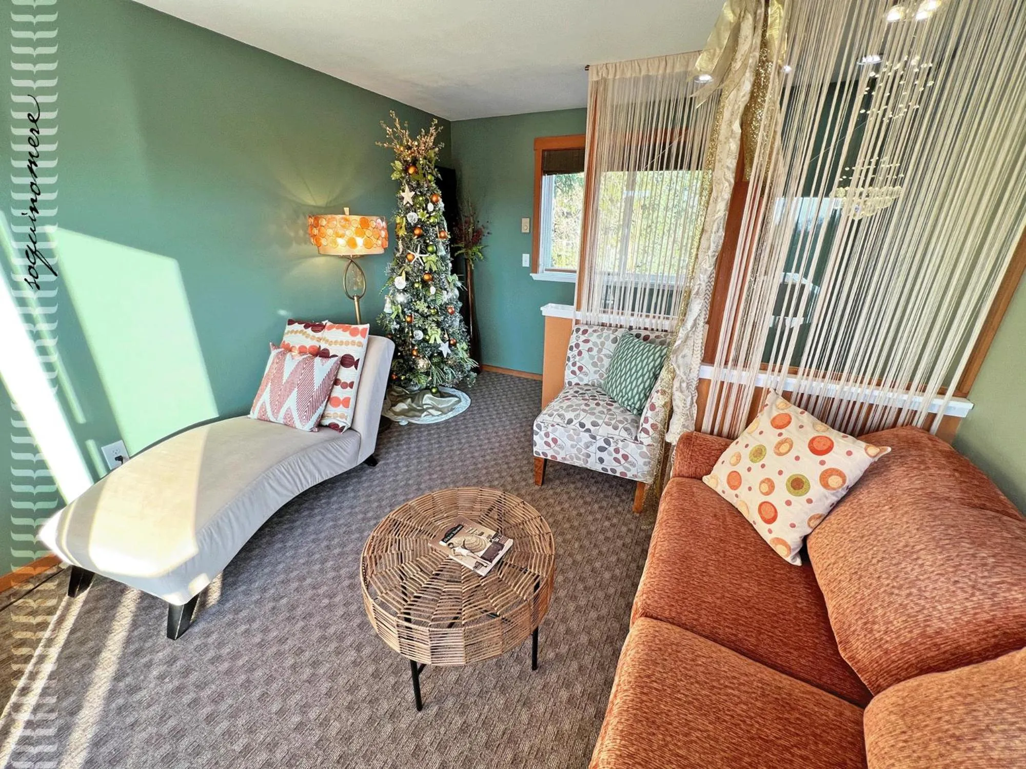 Bed in Tide Pool Cabin, a Soquinomere Private Hotel on the Dunes, Downtown Ocean Shores